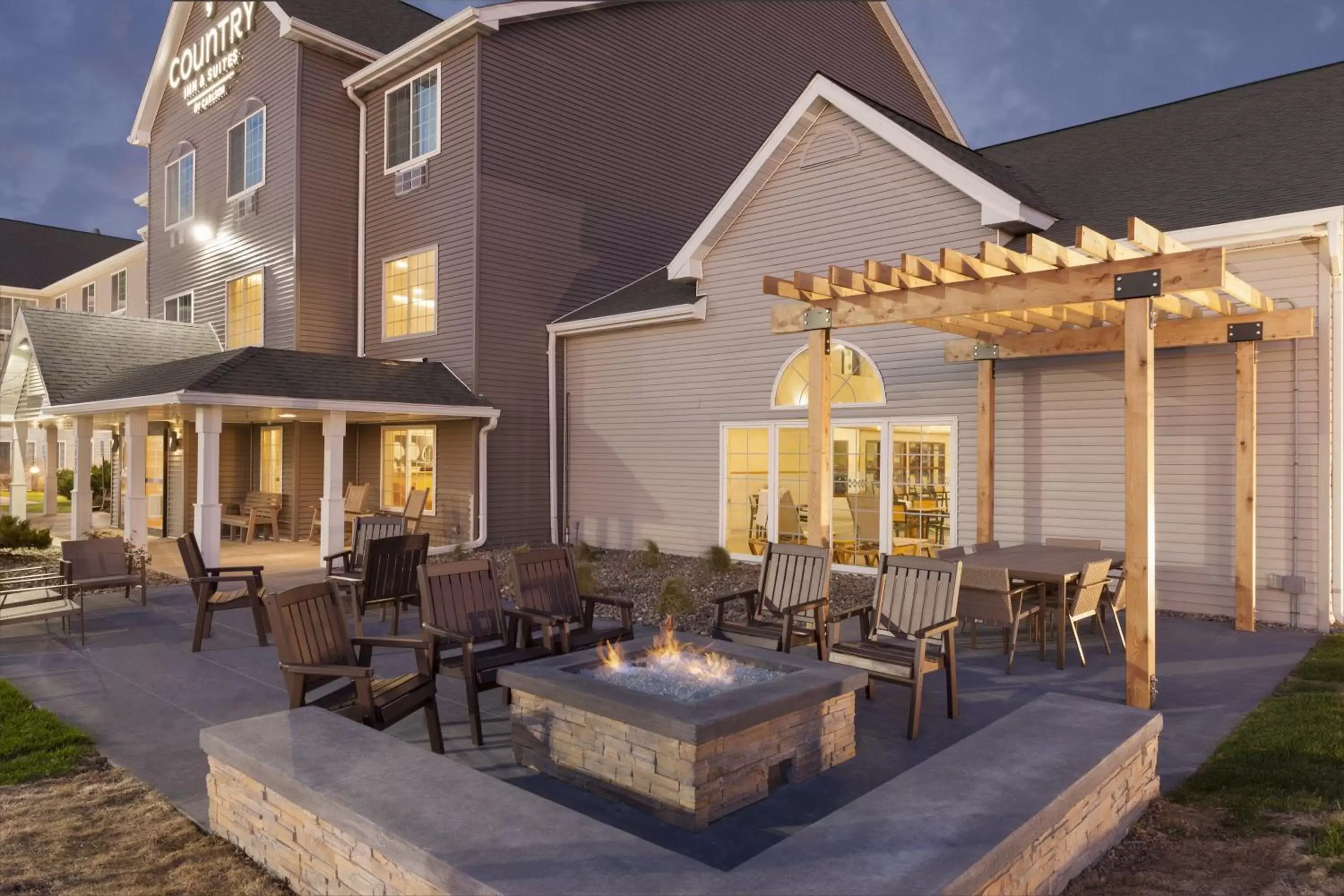 Property building in Country Inn & Suites by Radisson, Ames, IA Property building in Country Inn & Suites by Radisson, Ames, IA