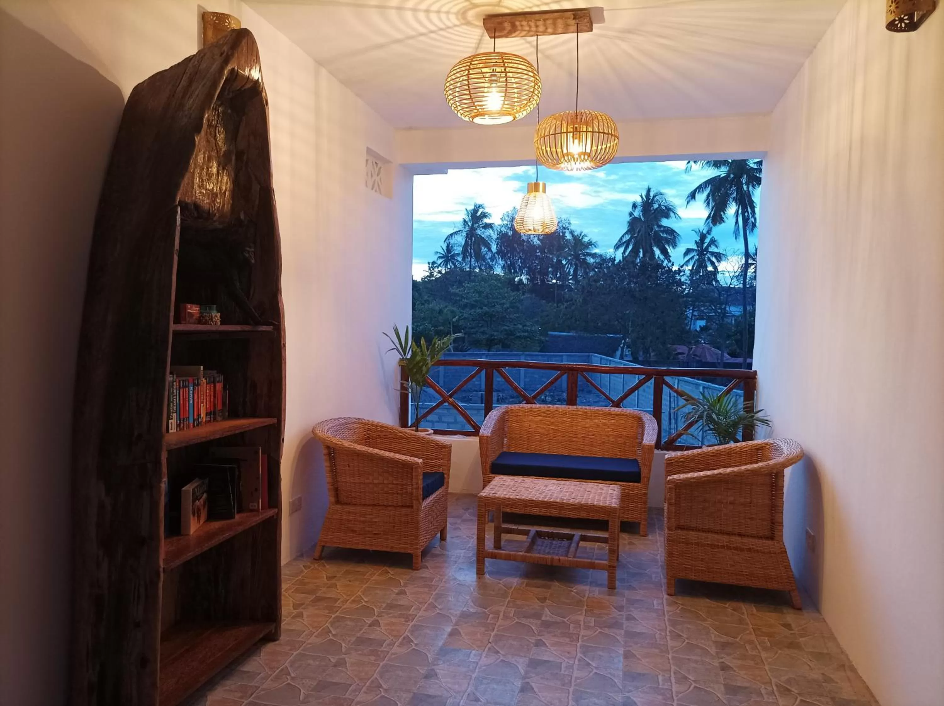 Seating area in Zanzicrown