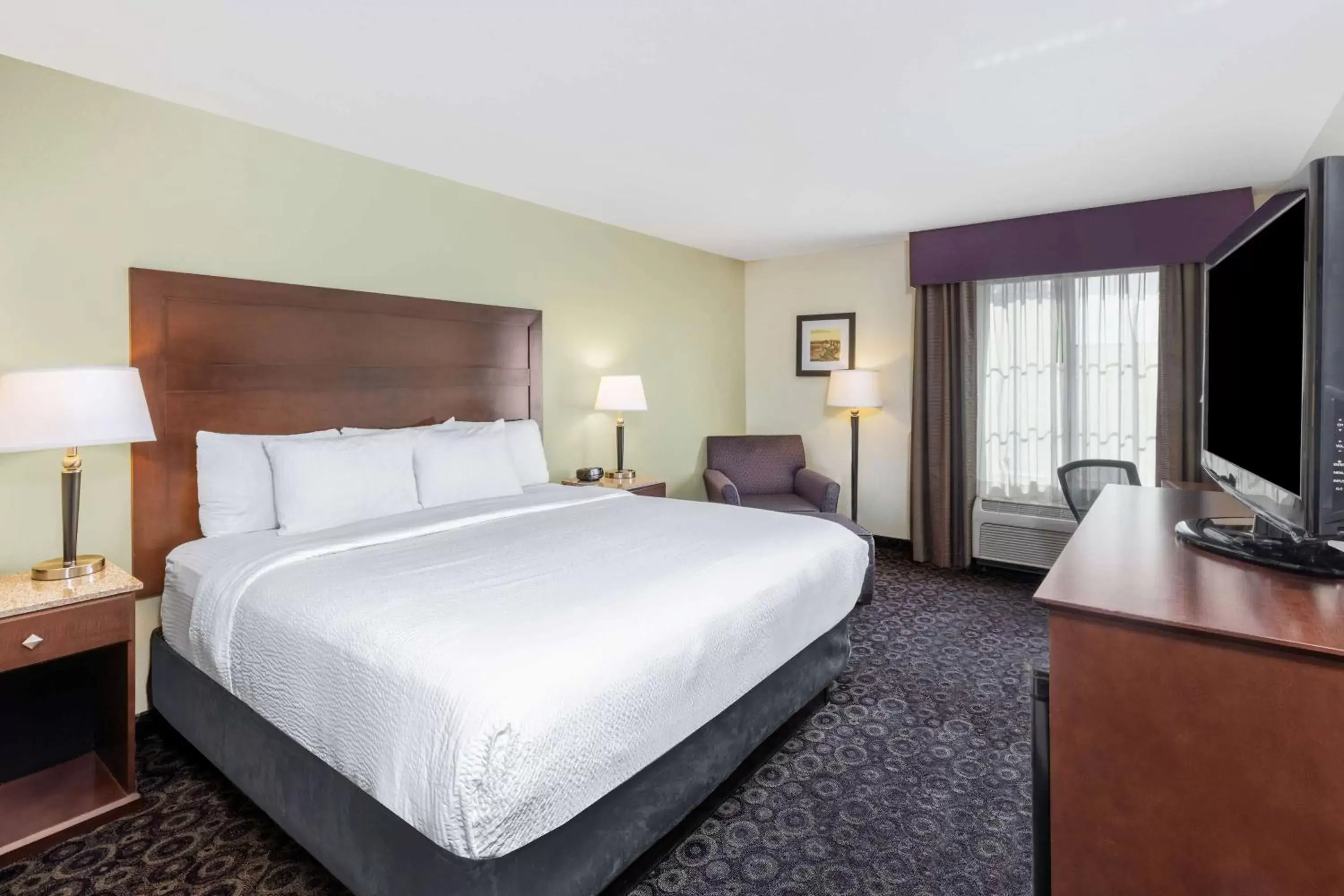 Photo of the whole room, Bed in La Quinta by Wyndham Las Vegas Airport South