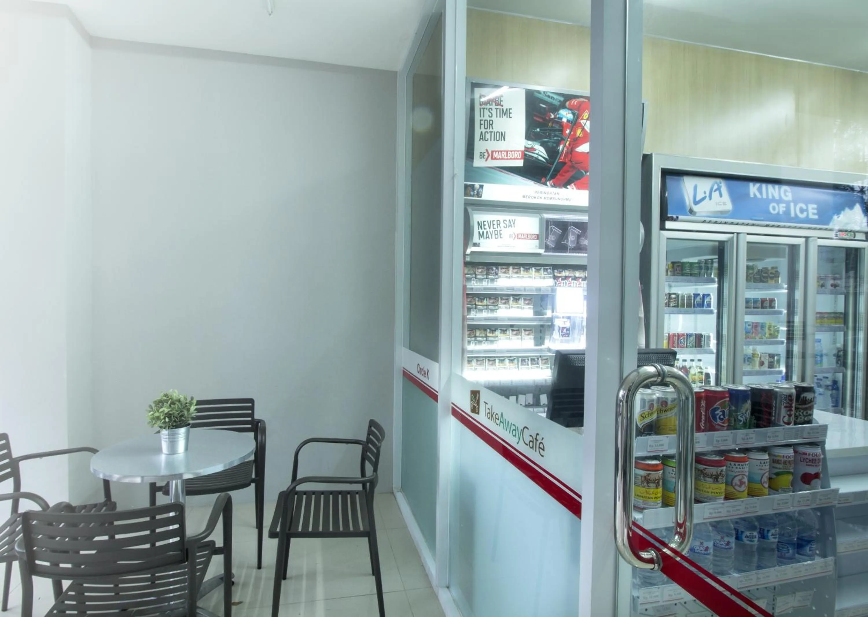 Lounge or bar in Kalya Hotel Bandung Dago