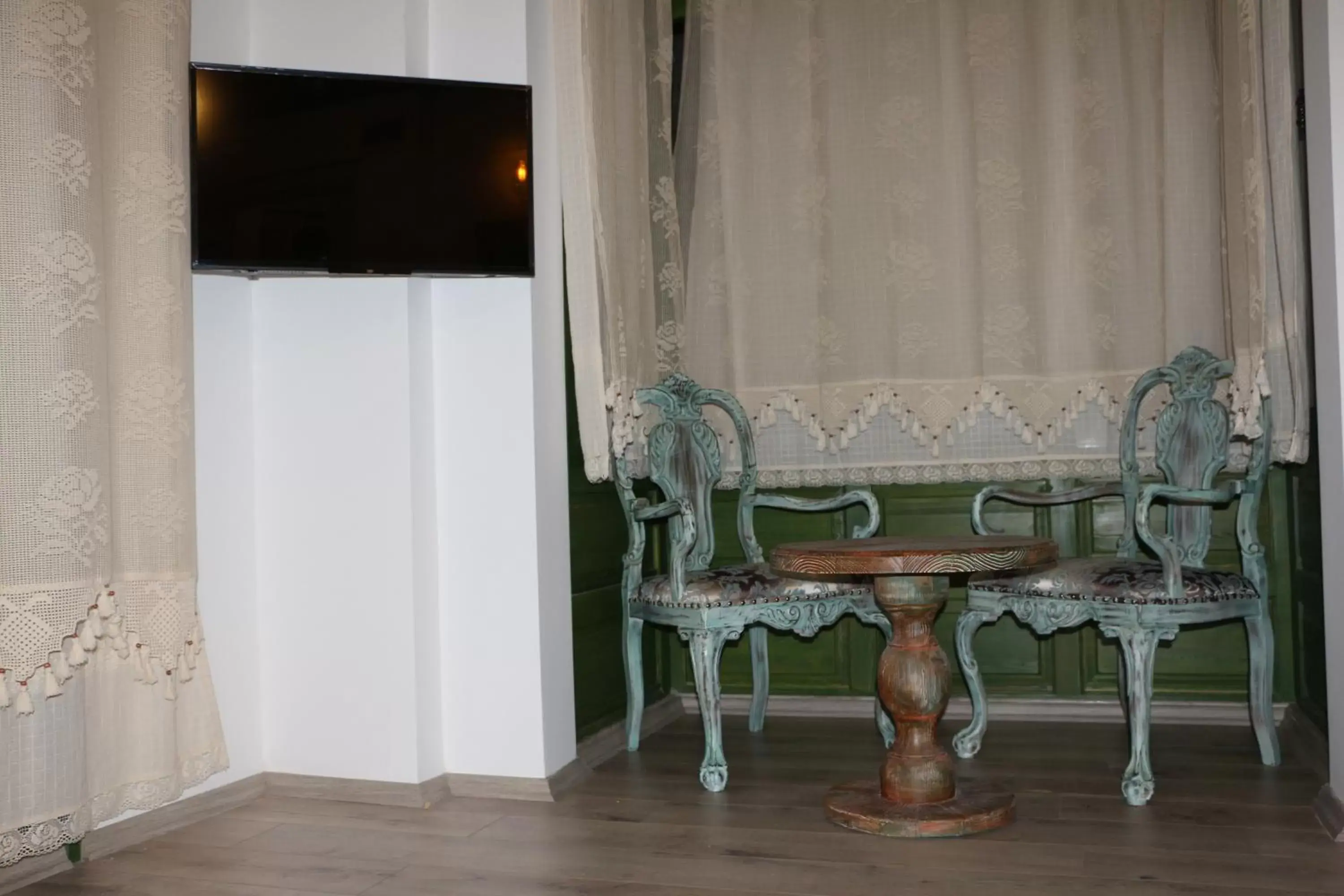 TV and multimedia, TV/Entertainment Center in Celsus Boutique Hotel