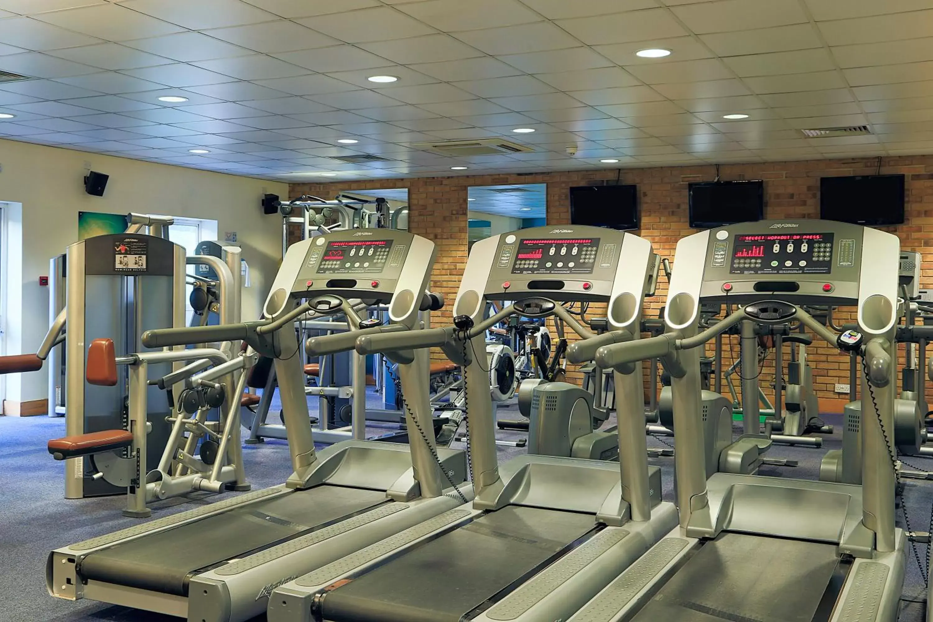 Fitness centre/facilities, Fitness Center/Facilities in Holiday Inn Guildford, an IHG Hotel