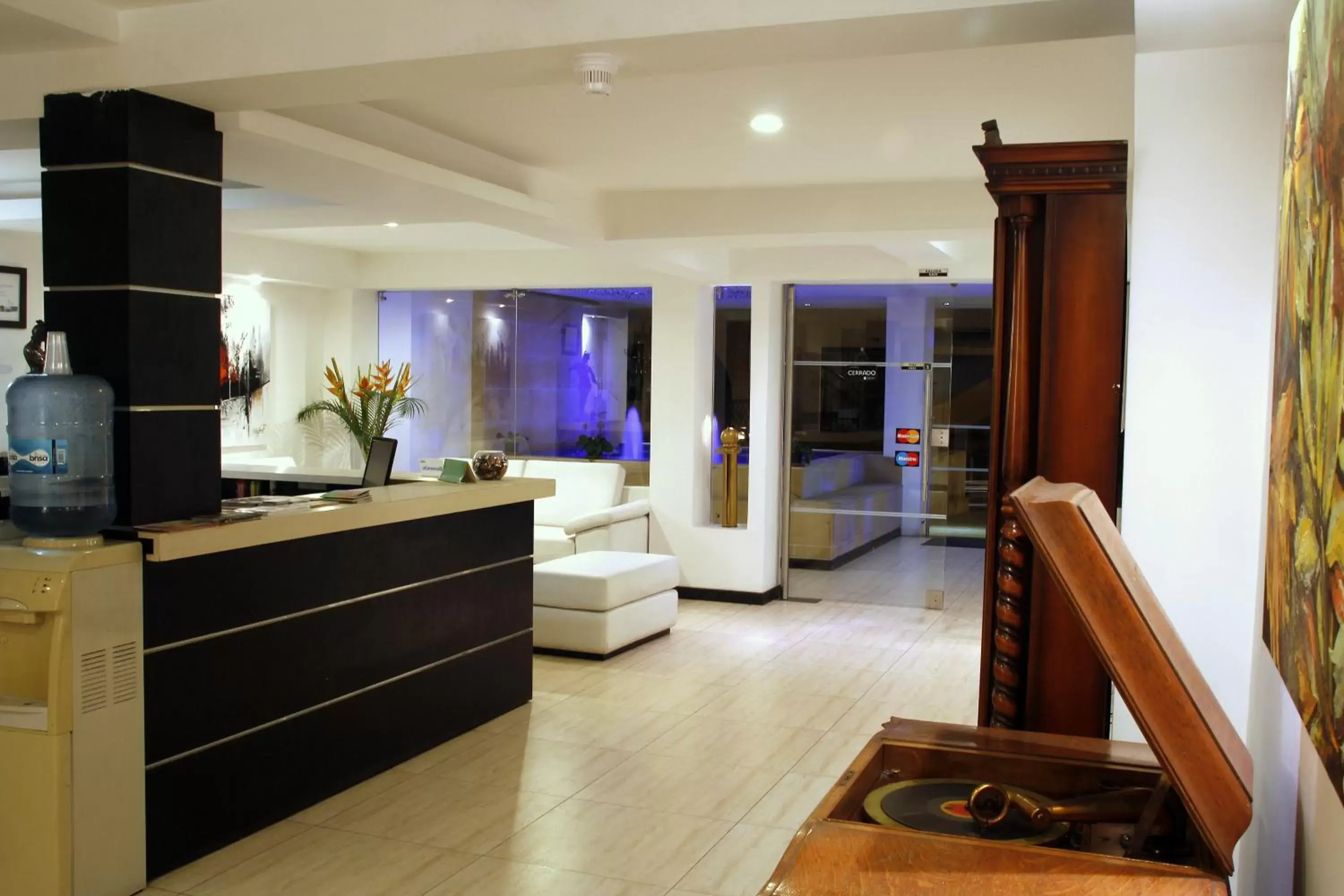 Lobby or reception in Aqua Granada Hotel