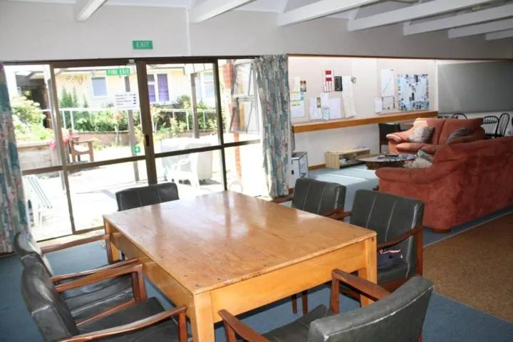 Food and drinks, Restaurant/Places to Eat in Hikurangi StayPlace