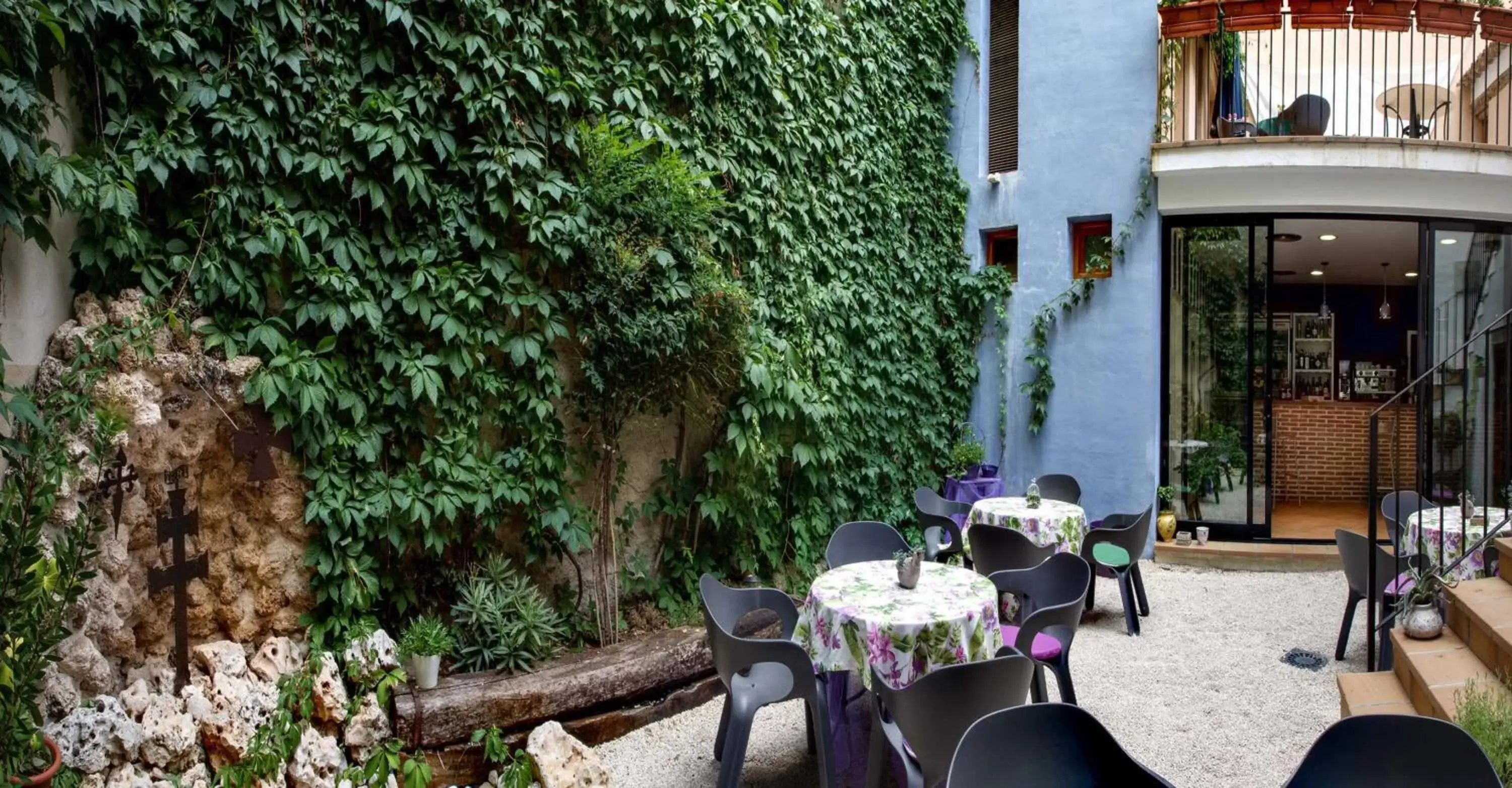 Patio, Restaurant/Places to Eat in Hotel Almunia