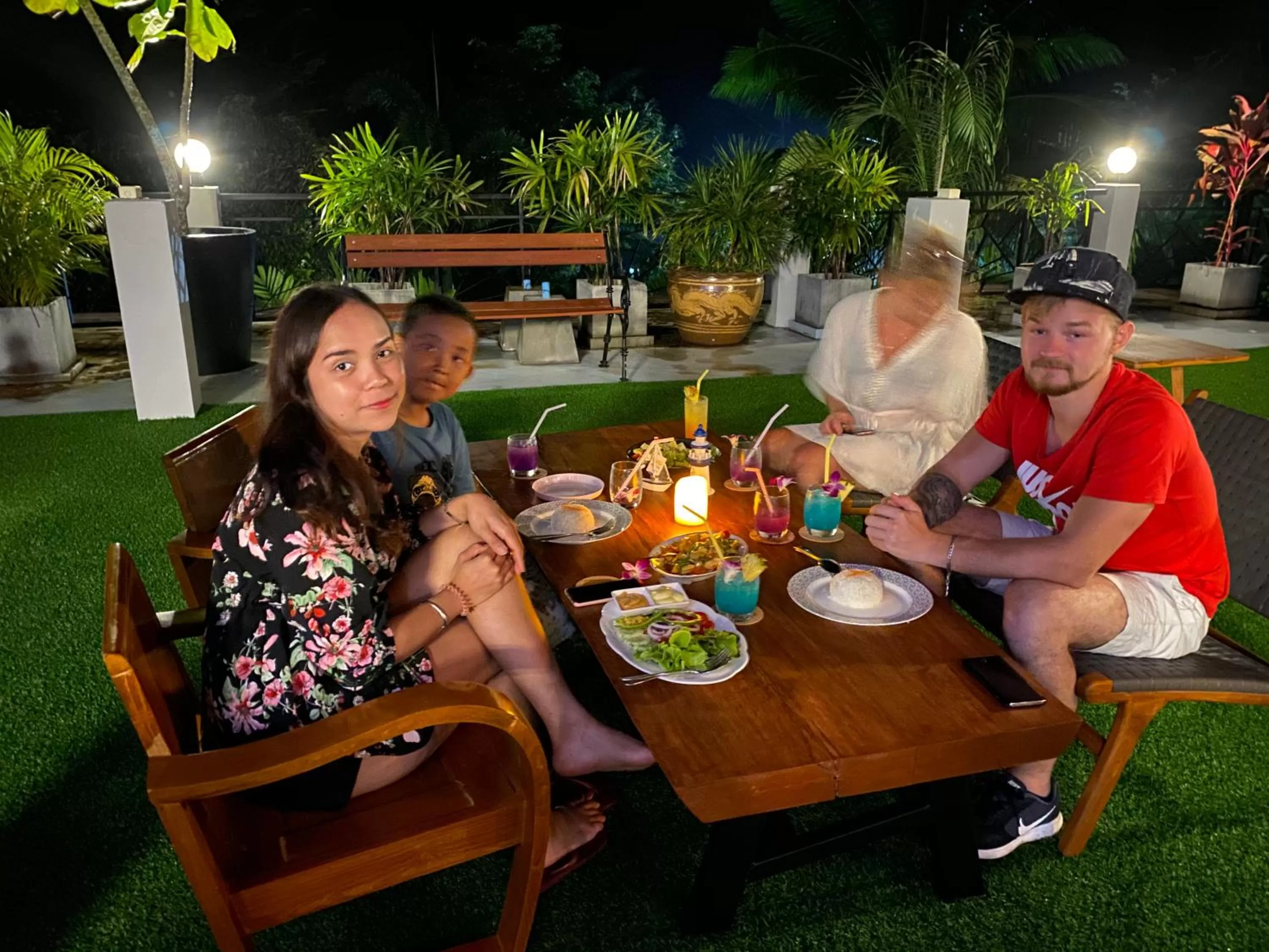 Restaurant/places to eat in The Scene Cliff View Villas