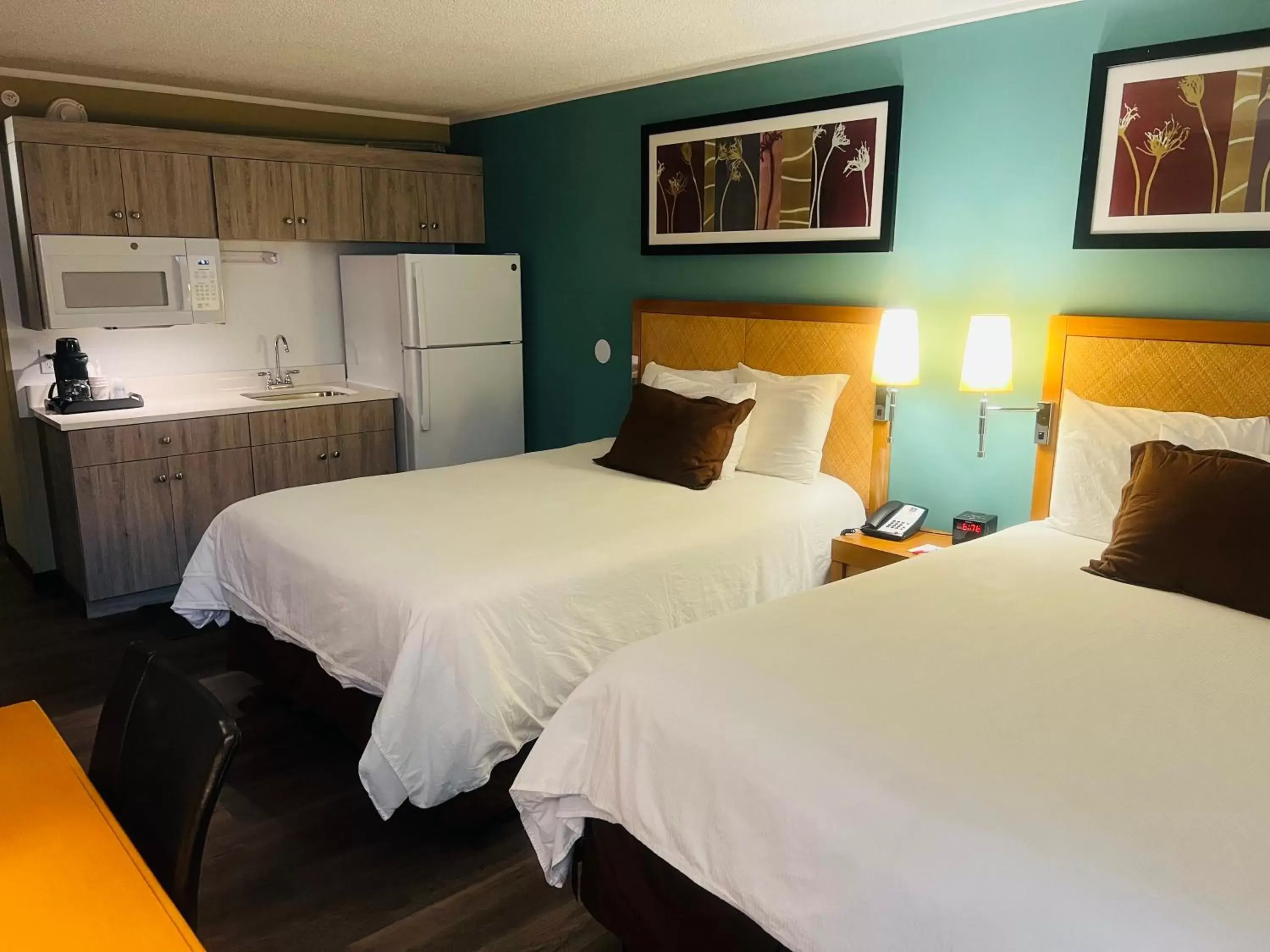 Bed in SureStay Plus Hotel by Best Western Jasper