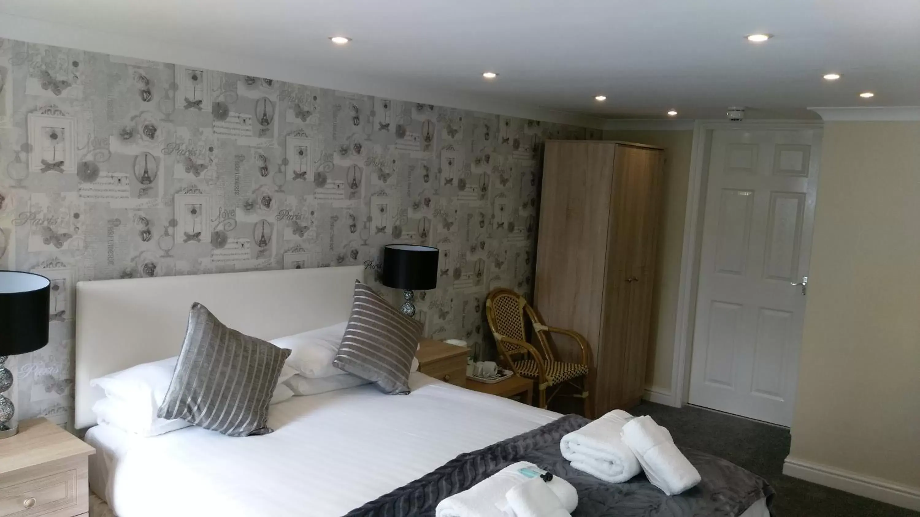 Photo of the whole room, Room Photo in Winchmore Hotel