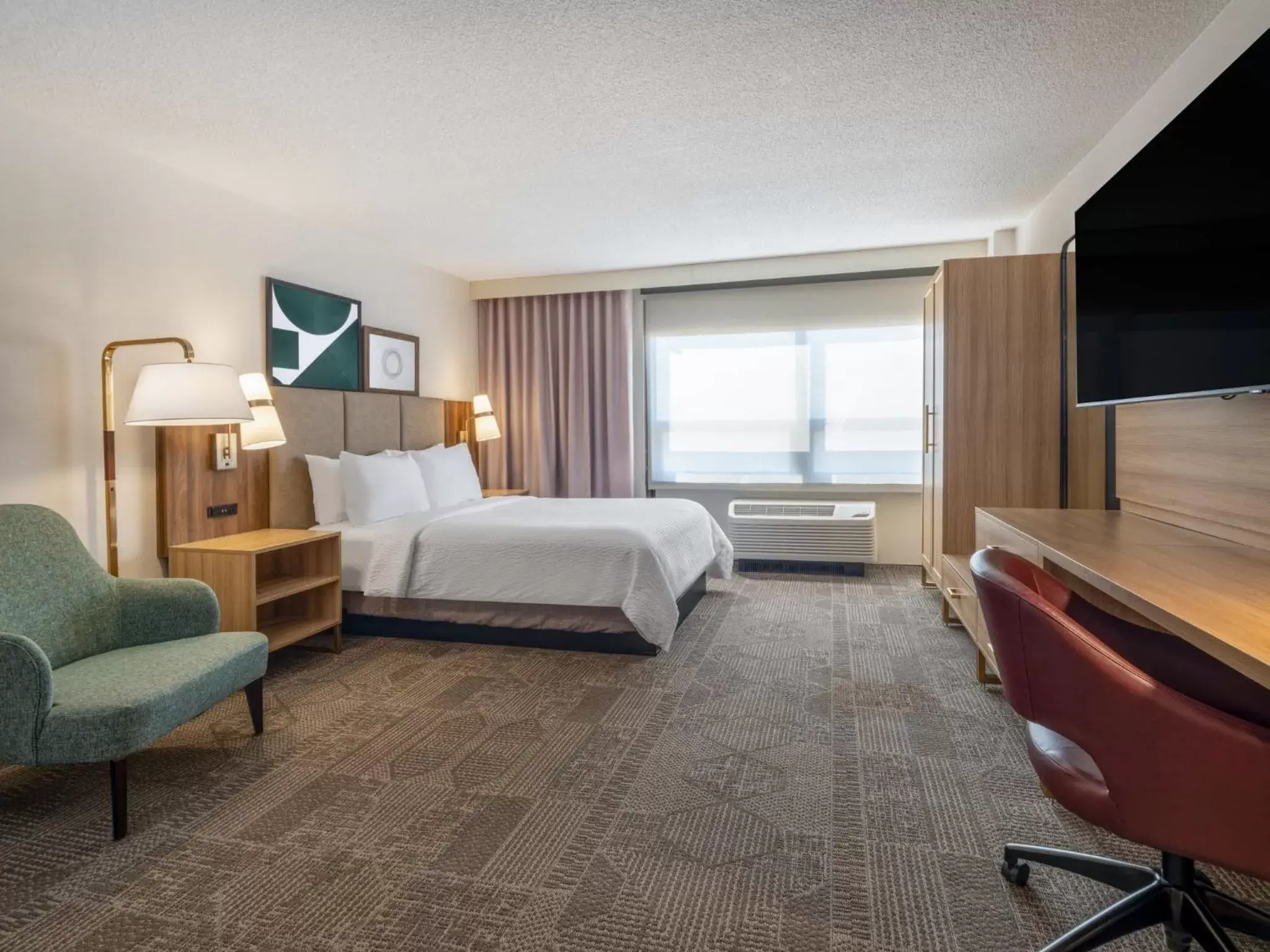 Photo of the whole room, Bed in Staybridge Suites Chicago O'Hare - Rosemont, an IHG Hotel