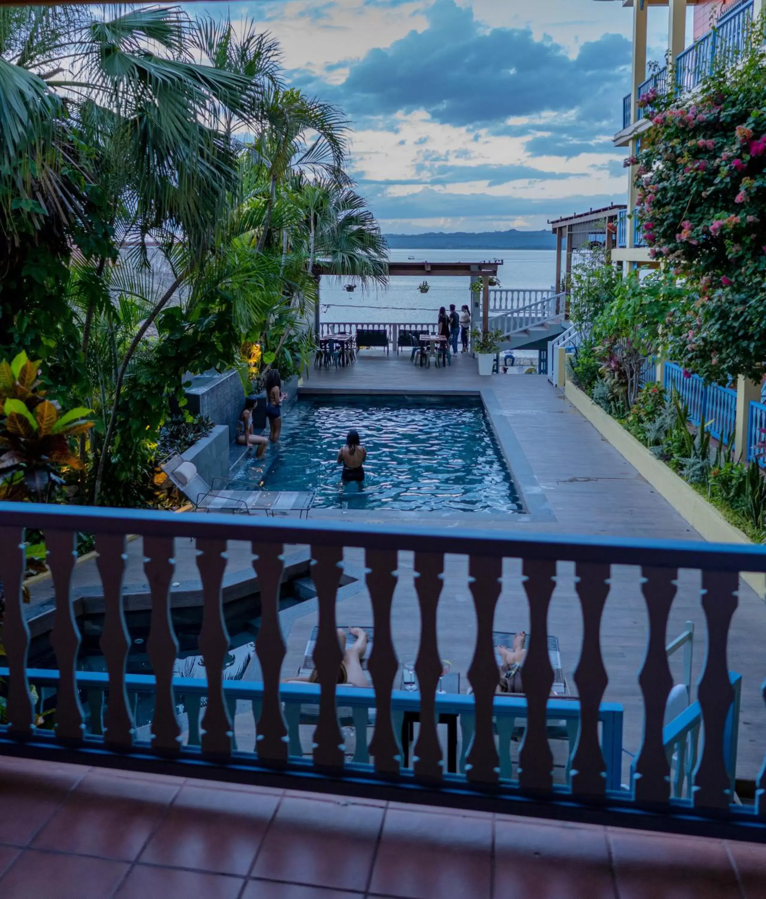 Swimming pool in Hotel Casona de La Isla