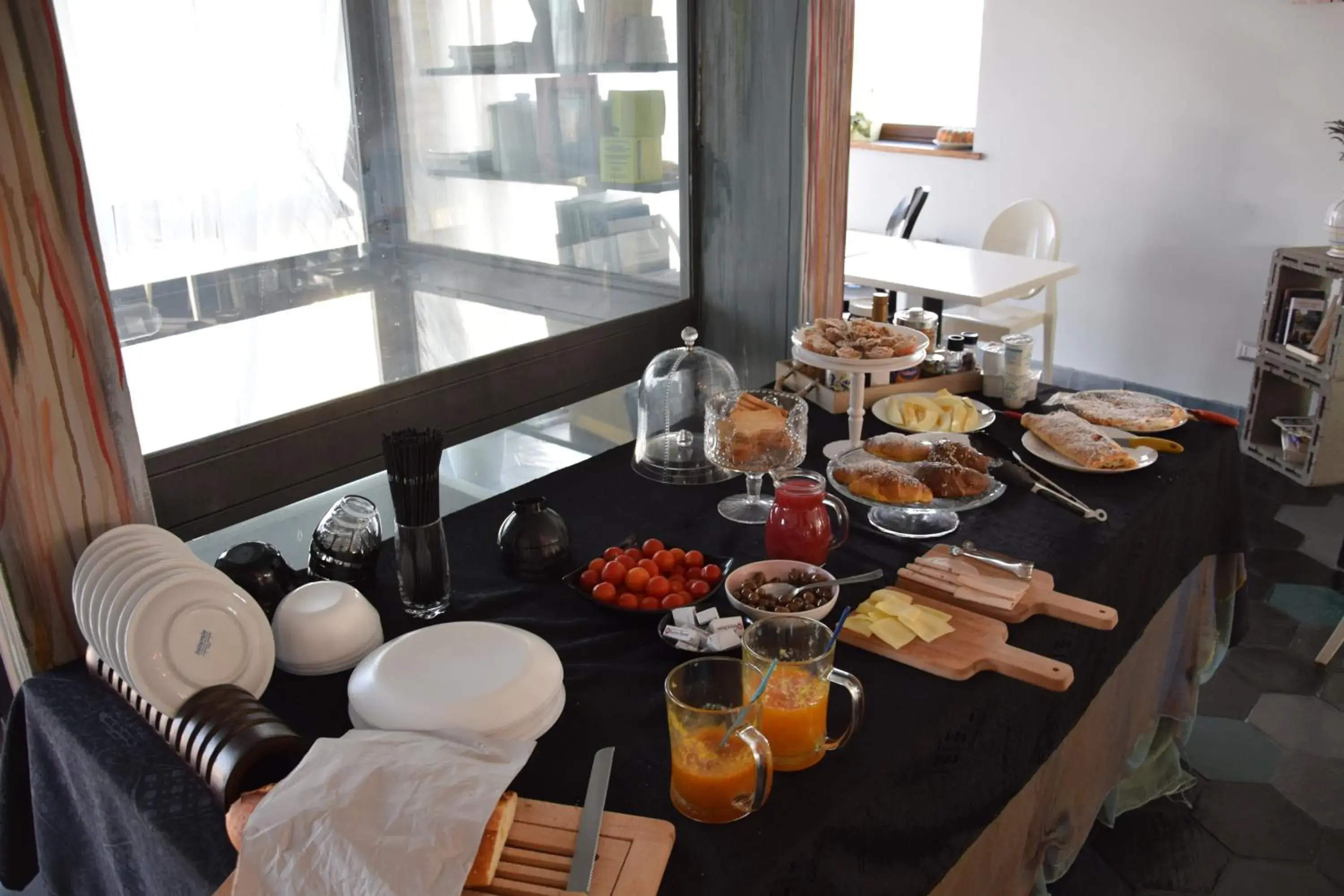 Continental breakfast in Suite D'Autore Art Design Gallery