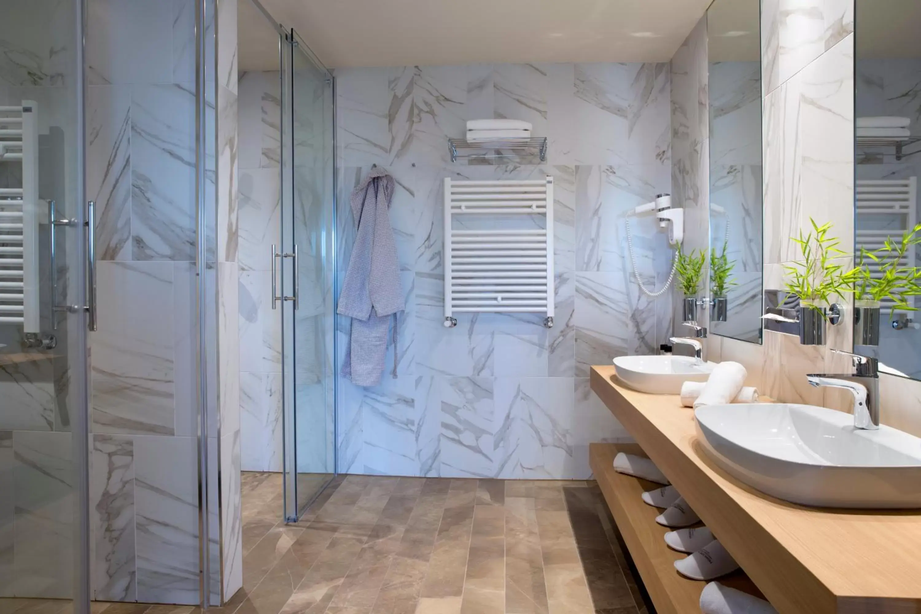 Shower, Bathroom in Leonardo Hotel Lago di Garda - Wellness and Spa