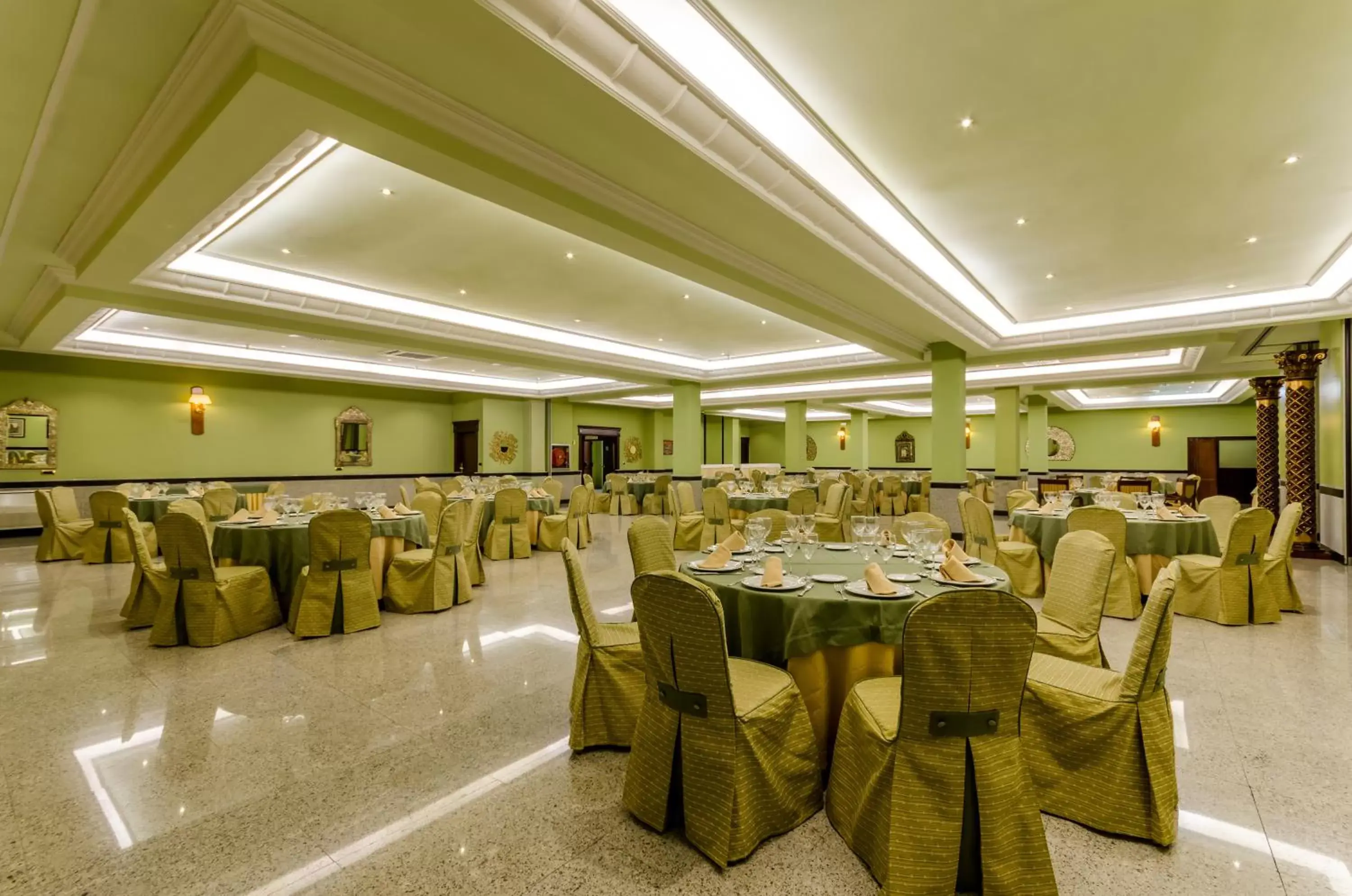 Business facilities, Banquet Facilities in Infanta Cristina