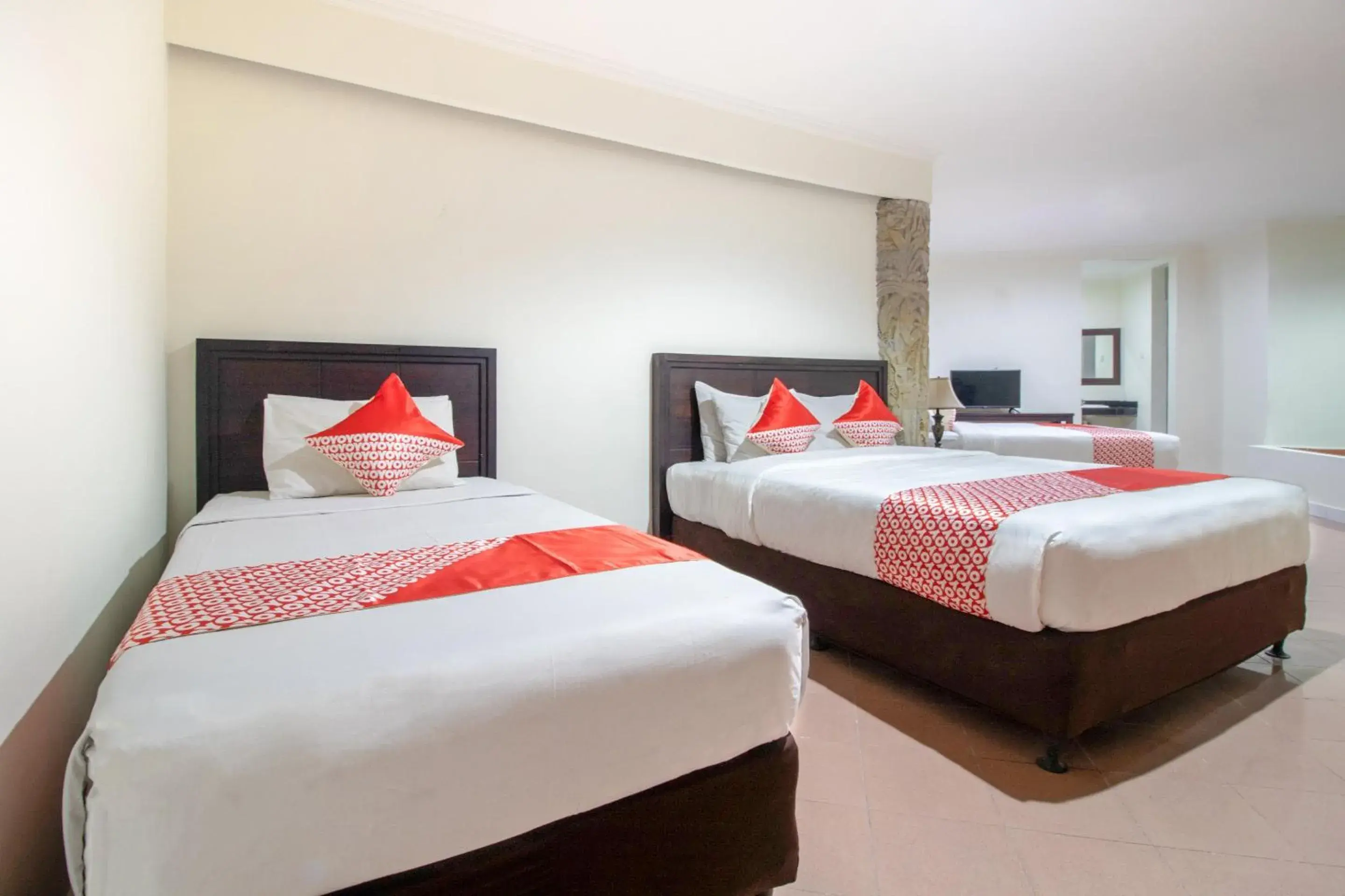 Bedroom, Bed in SUPER OYO Flagship 2688 Guntur Hotel