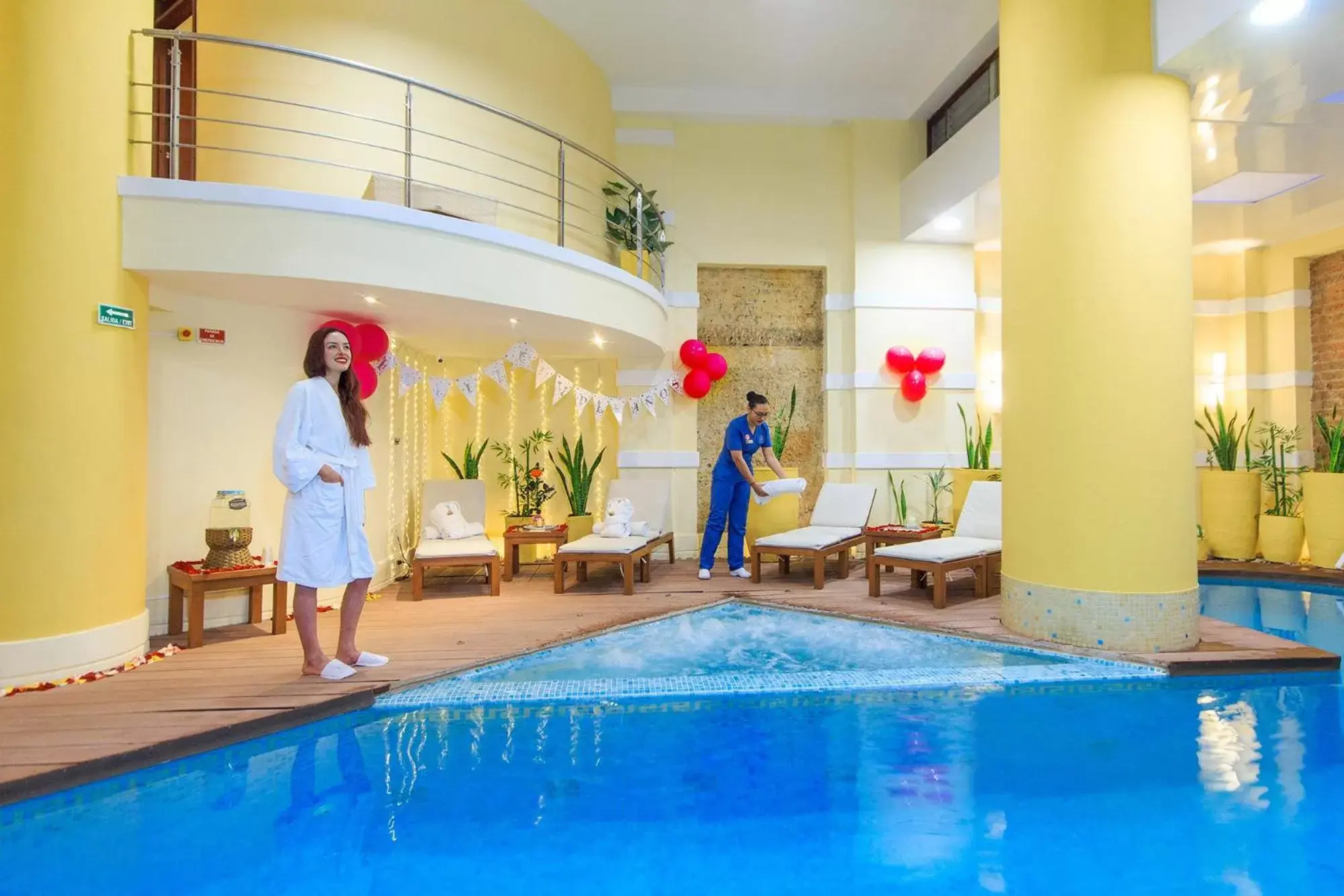 Swimming Pool in Hotel De La Opera