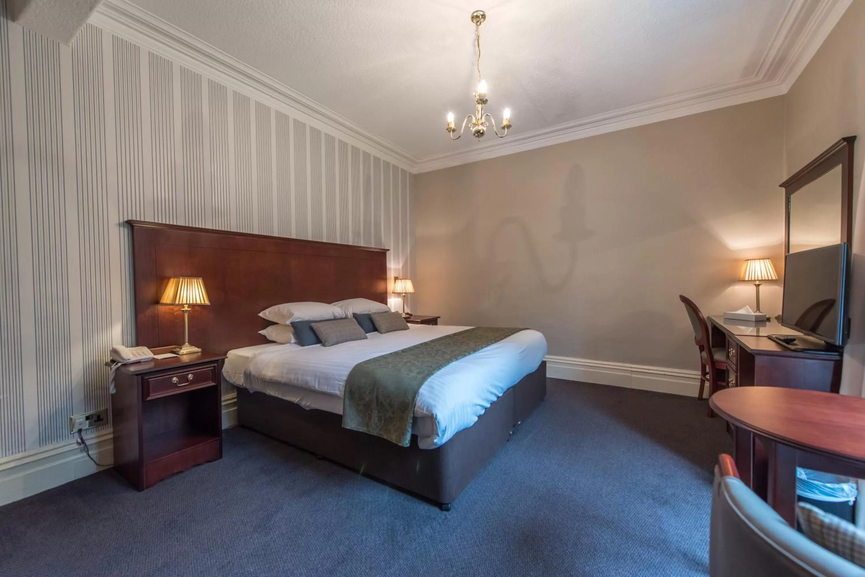 Photo of the whole room, Bed in Cumbria Grand Hotel