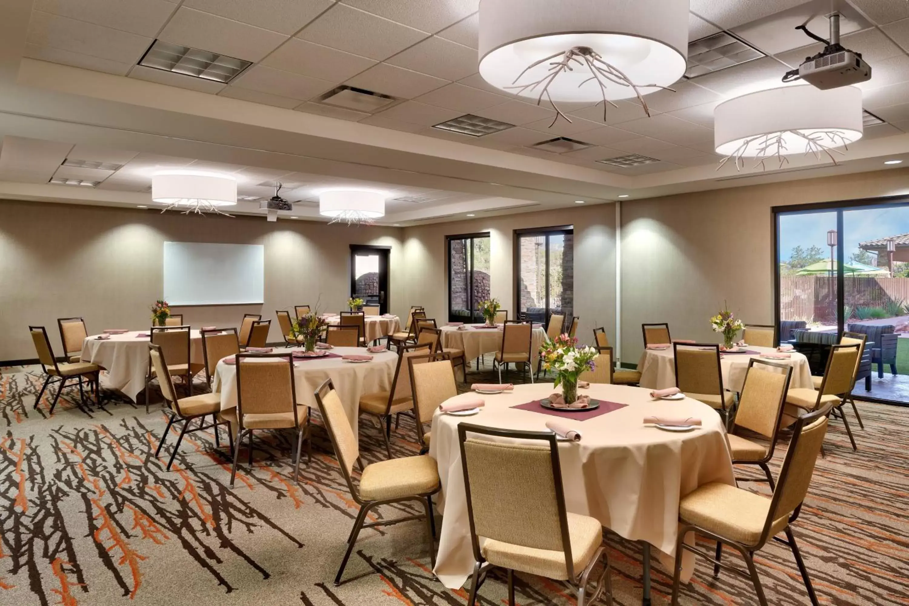 Meeting/conference room, Restaurant/Places to Eat in Courtyard by Marriott Sedona