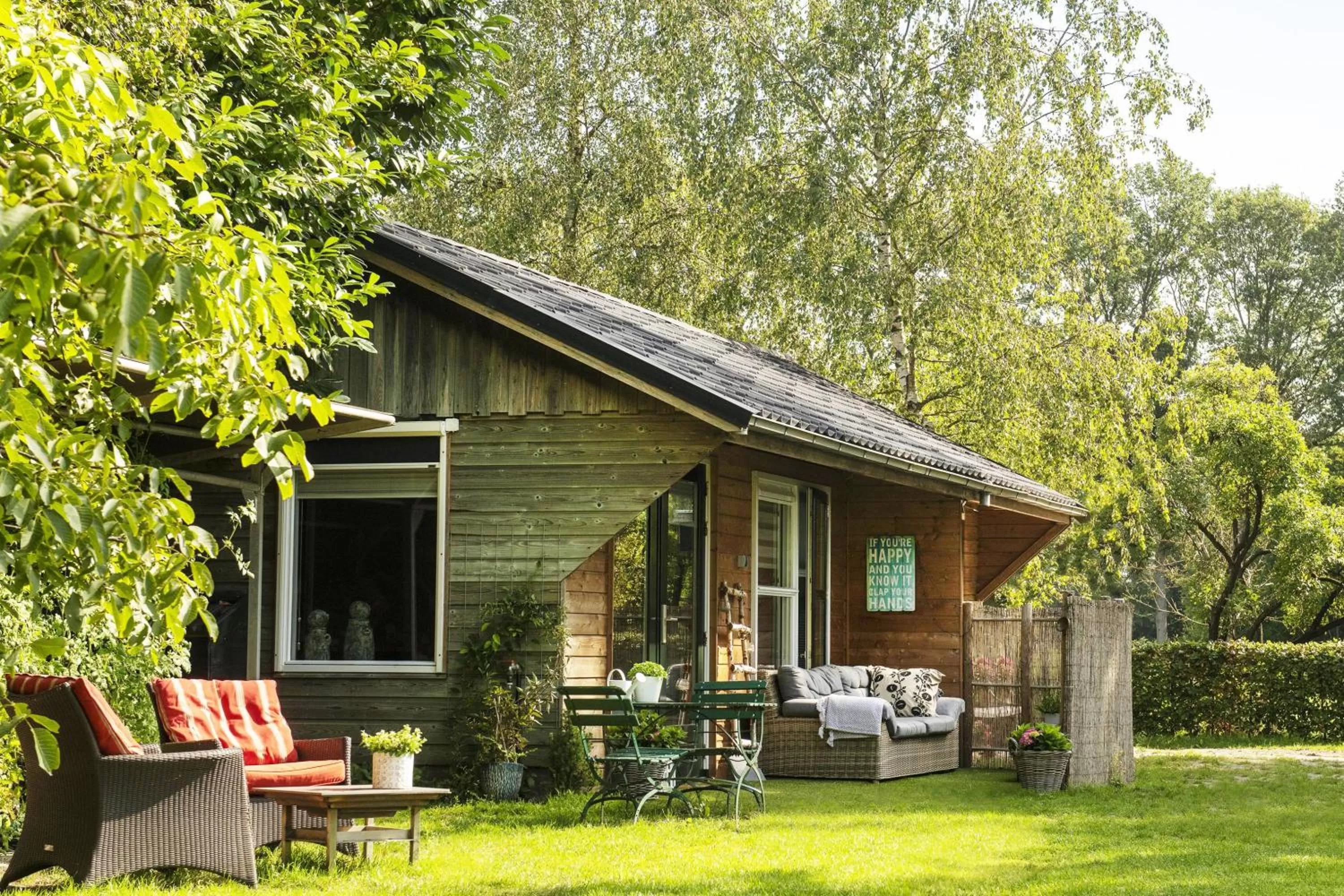 Property building in B&B Gastvrij Lenthe