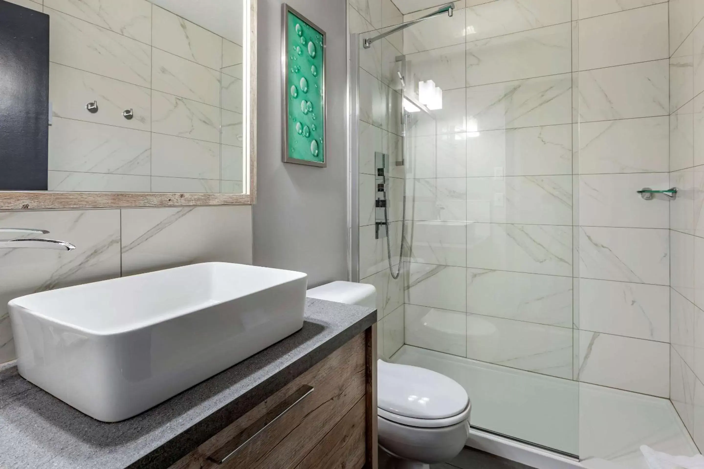 Bathroom in Le Noranda Hotel & Spa, Ascend Hotel Collection