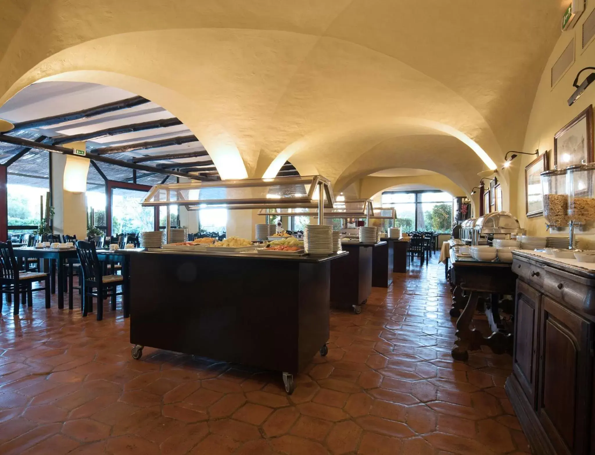 Restaurant/Places to Eat in Dom Pedro Marina