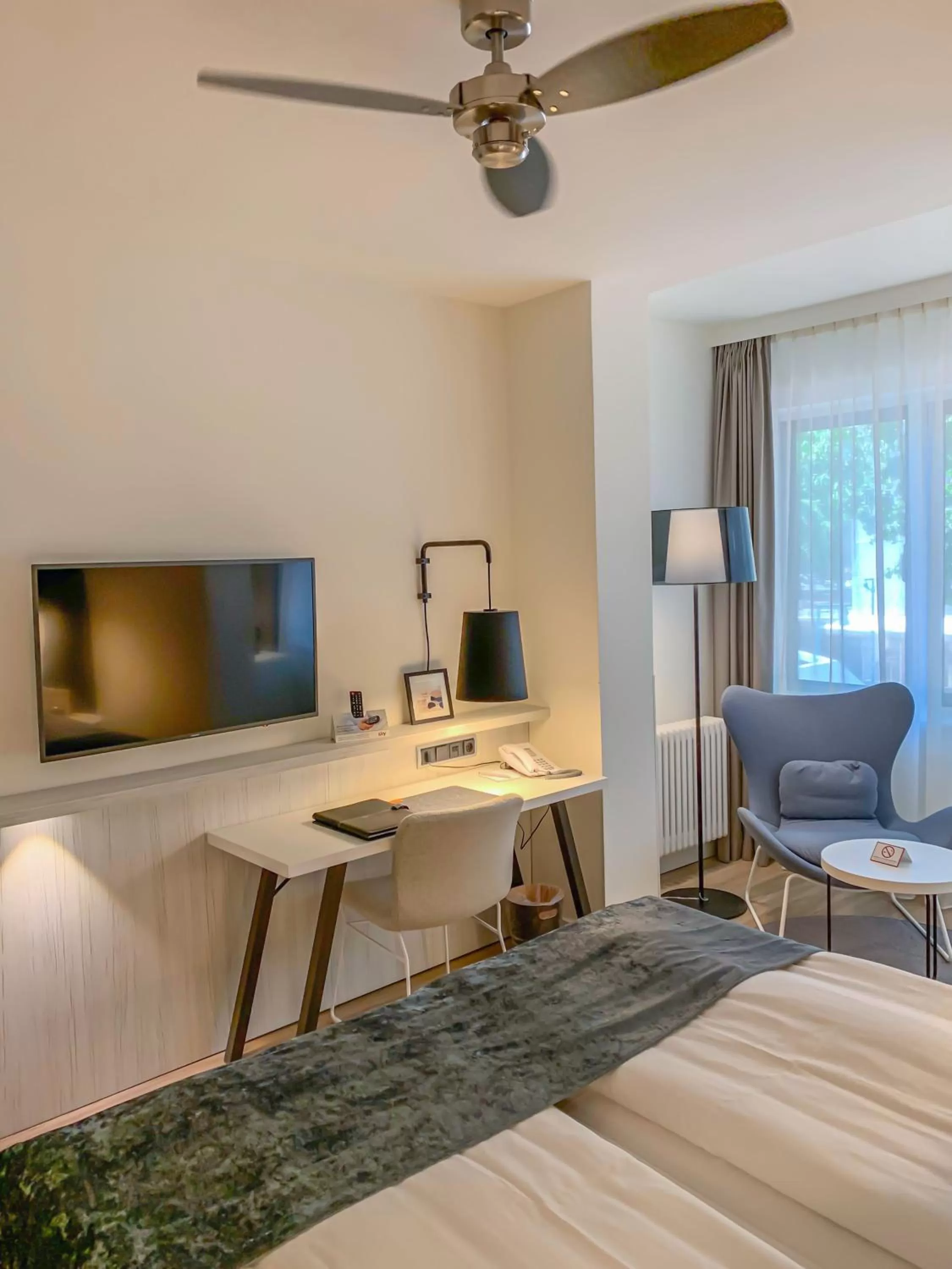 Photo of the whole room, Bed in Insel Hotel Bonn - Superior