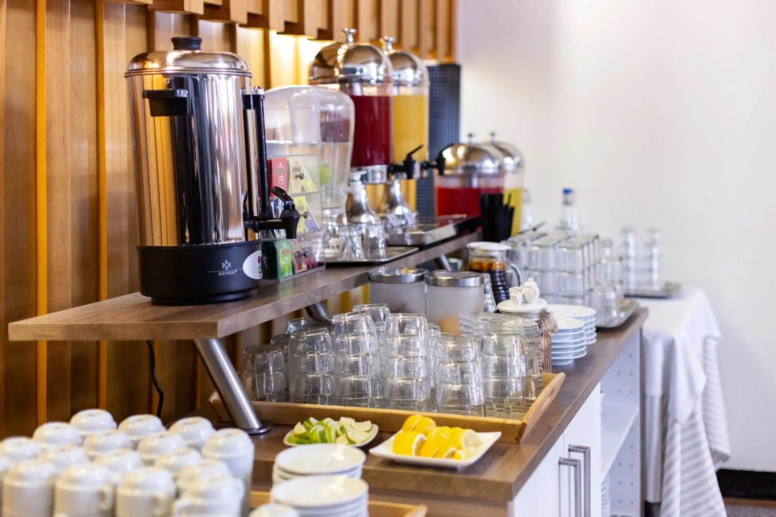 Coffee/tea facilities in Park Hotel