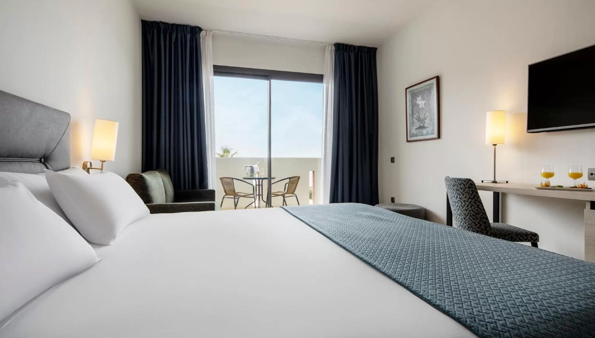 Bedroom, Bed in Ilunion Calas de Conil