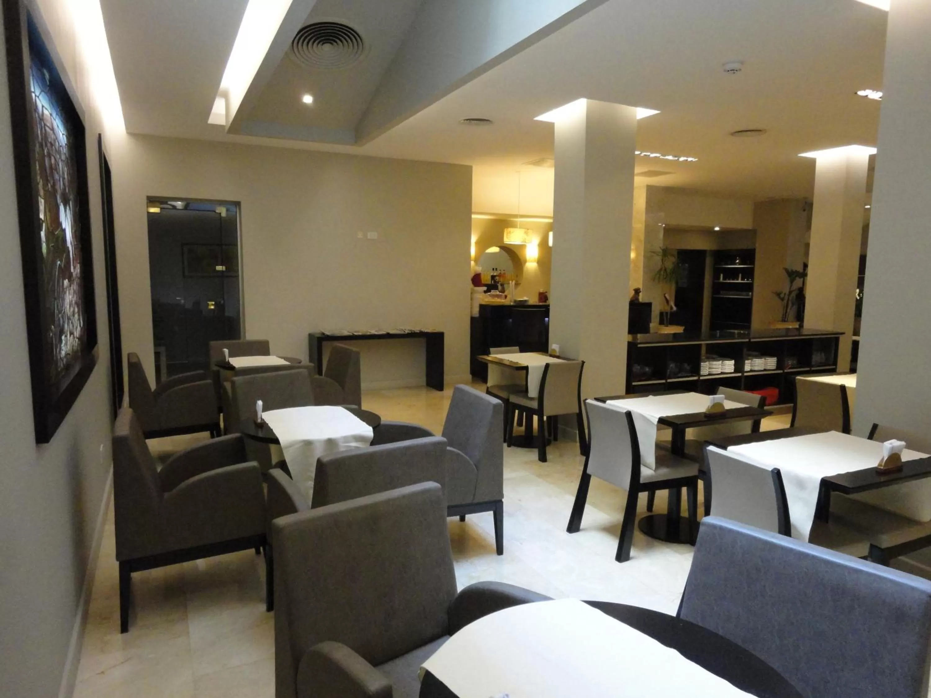 Communal lounge/ TV room in Hotel Napoleón