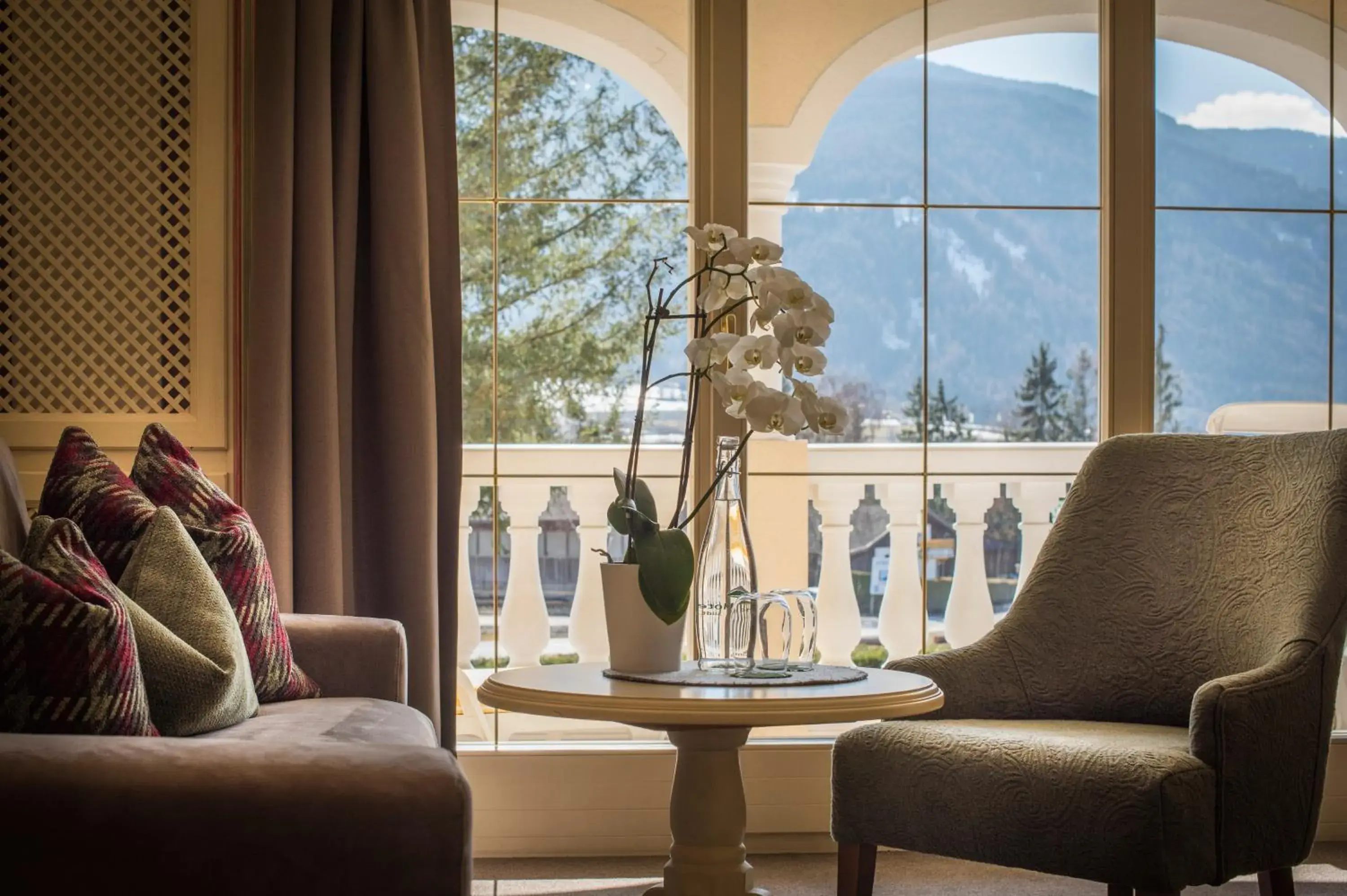 Photo of the whole room, Seating Area in Majestic Hotel & Spa Resort