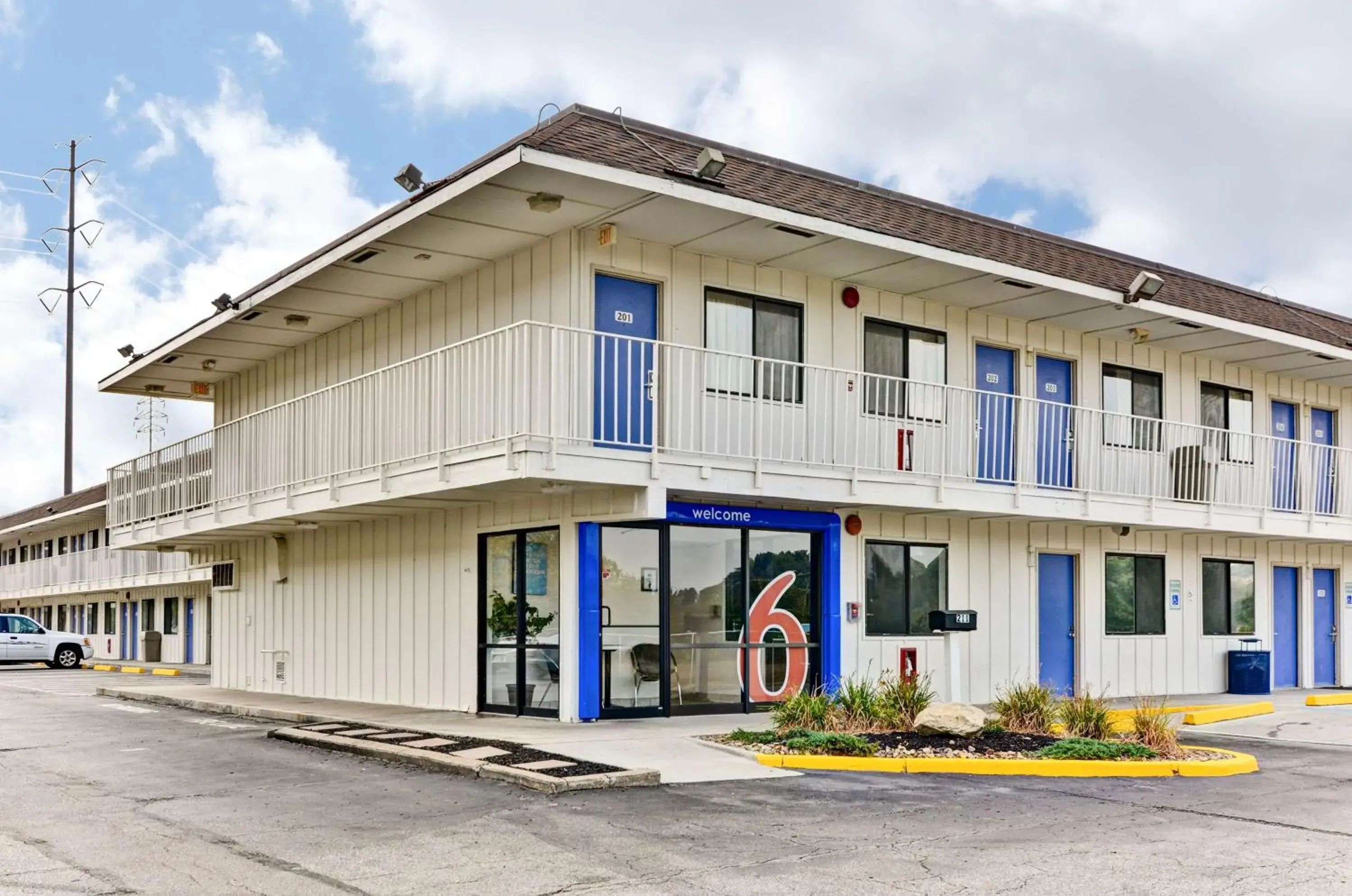 Property Building in Motel 6-Pittsburgh, PA - Crafton