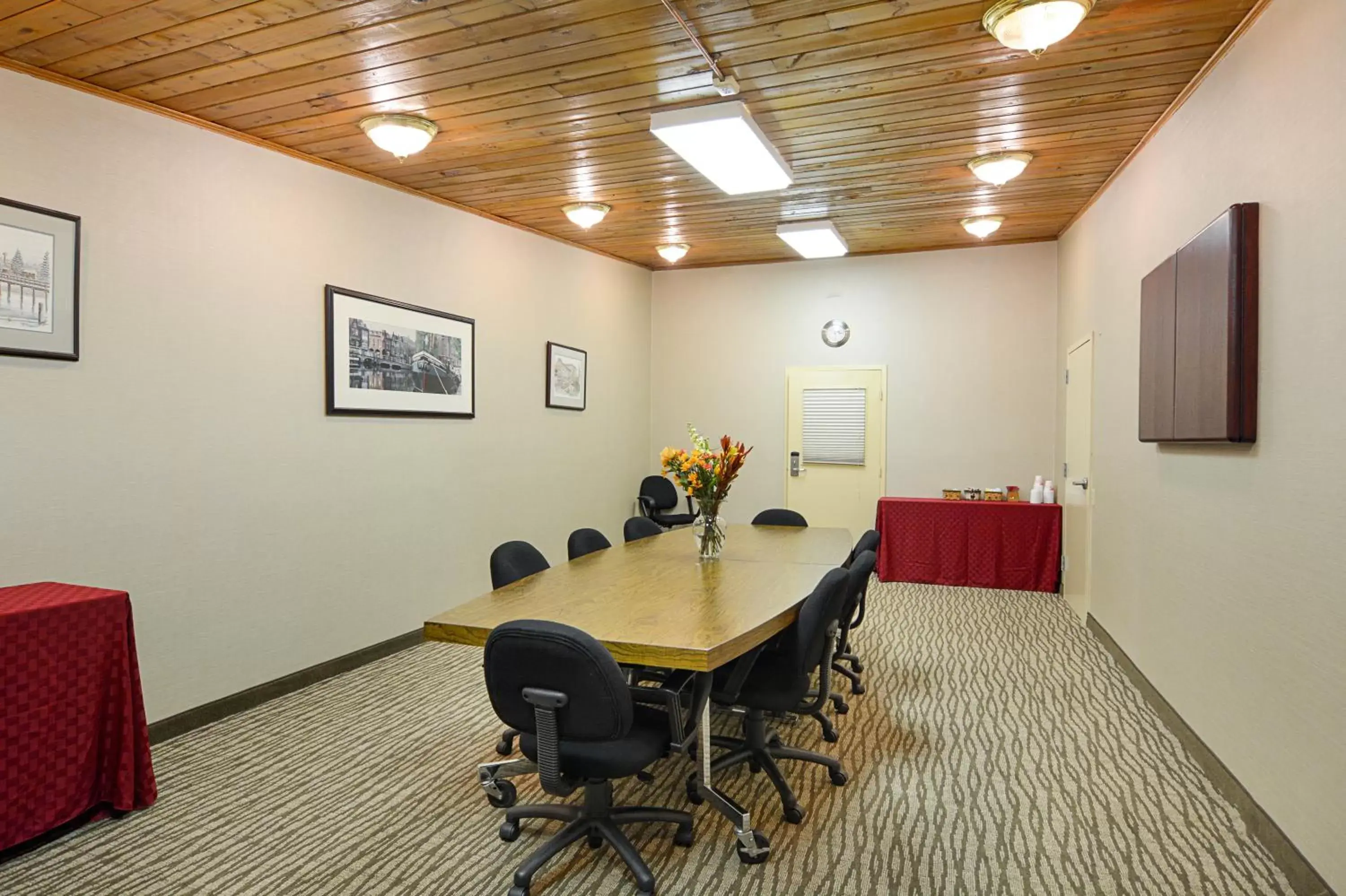 Meeting/conference room in Quality Inn