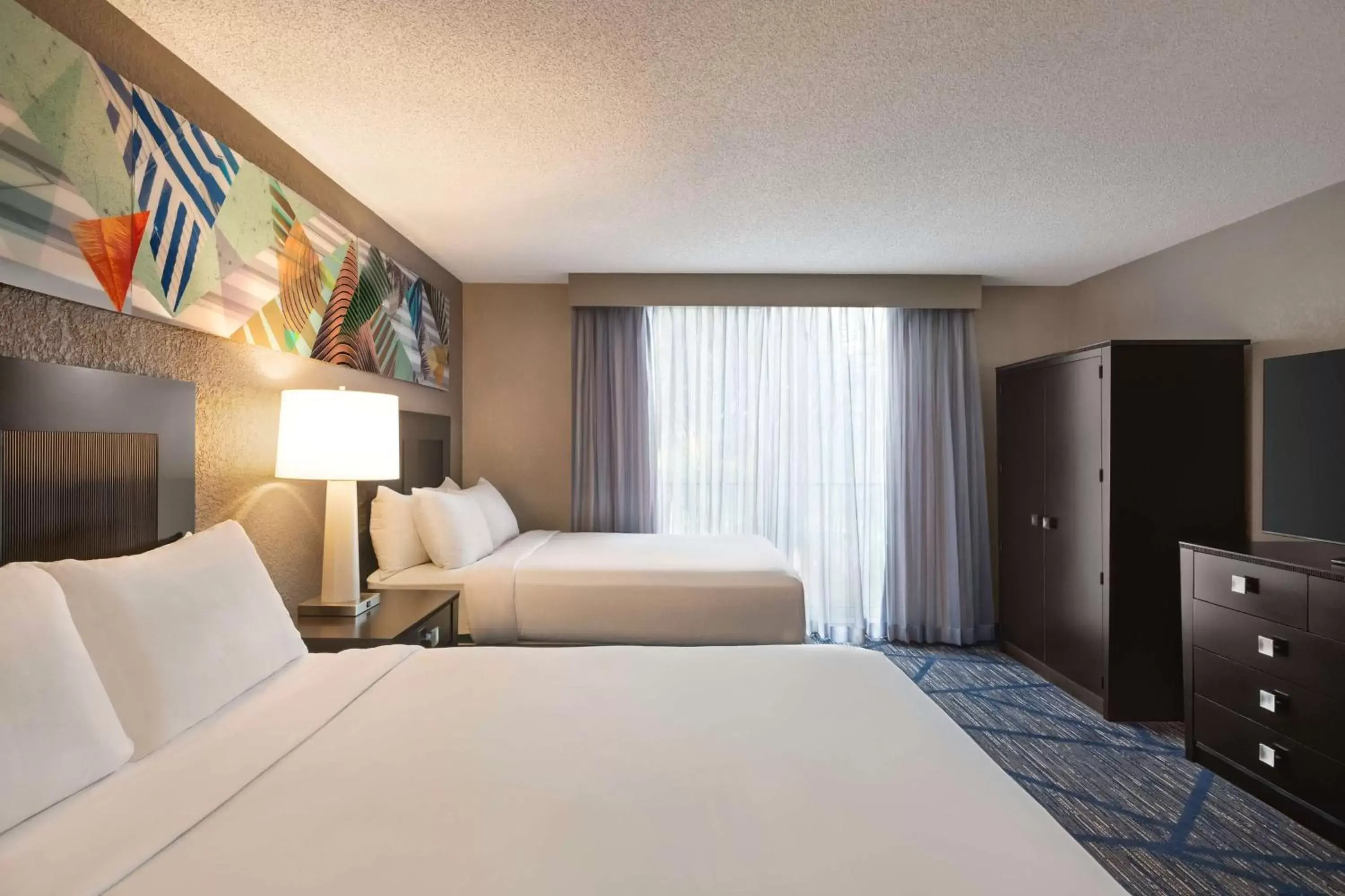 Bed in Embassy Suites by Hilton Miami International Airport
