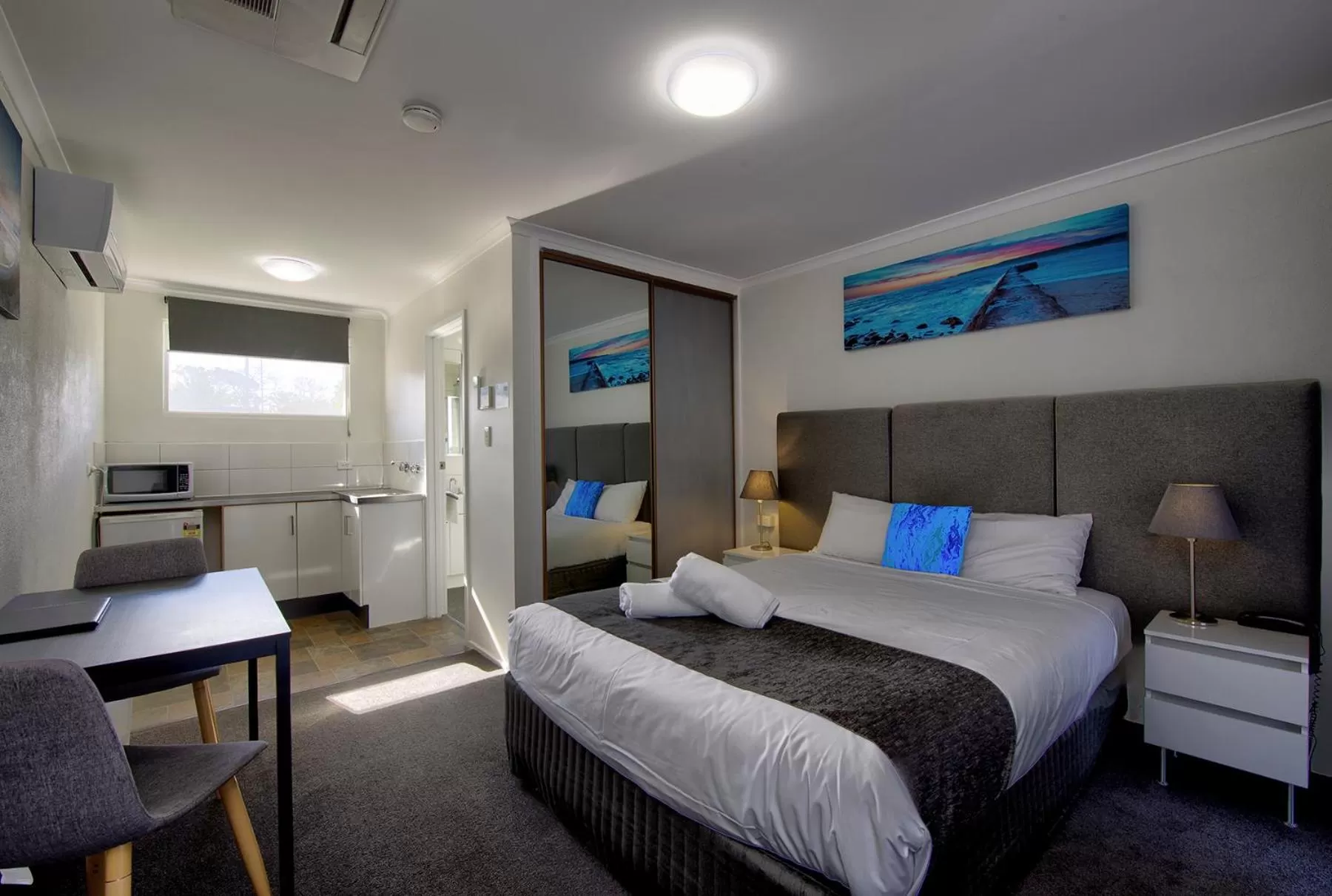 Coffee/tea facilities, Bed in Frankston Motel