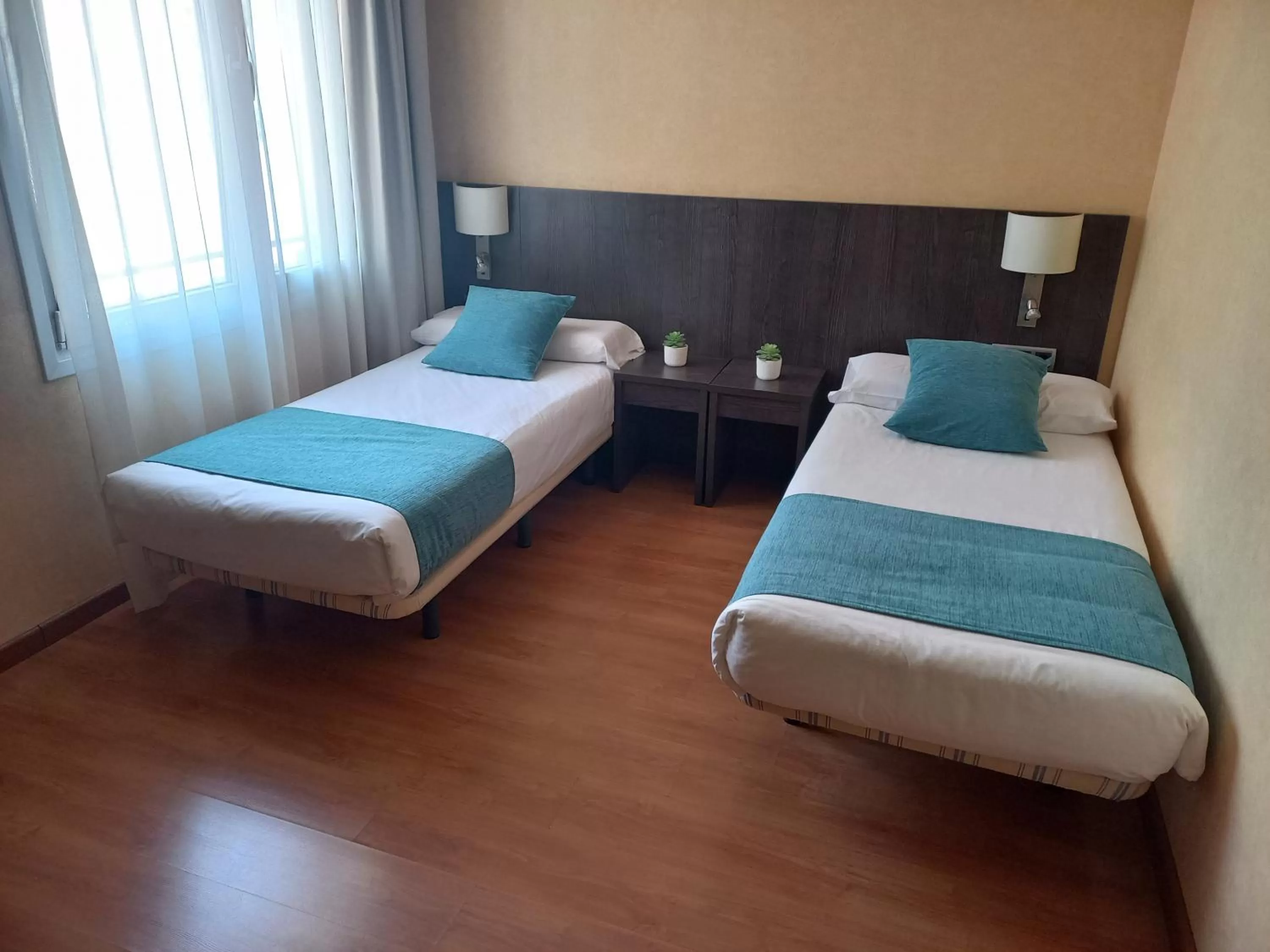 Bedroom, Bed in Hotel 1948 Manresa