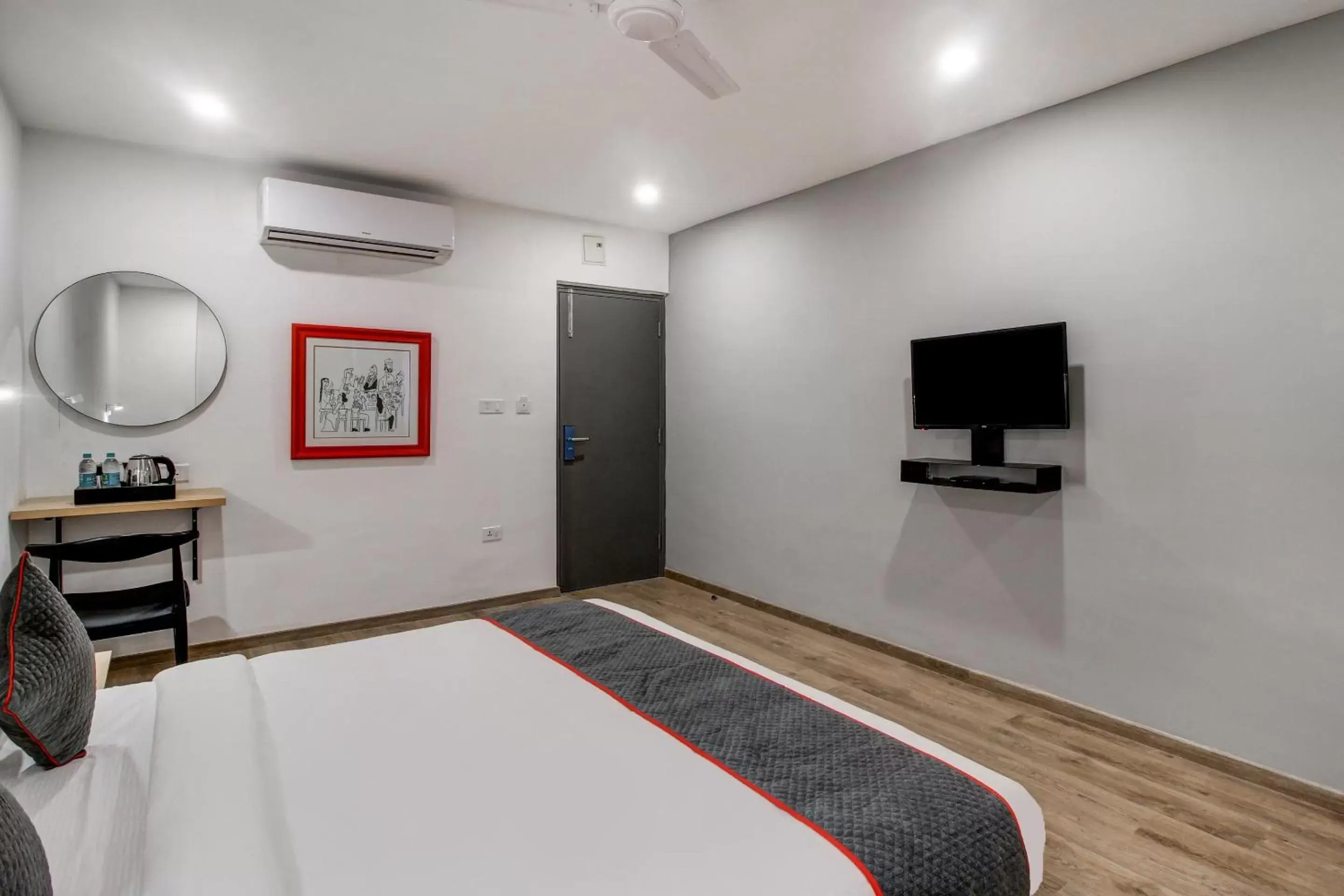 Bedroom, TV/Entertainment Center in Townhouse RCC Majestic 397 LB Nagar