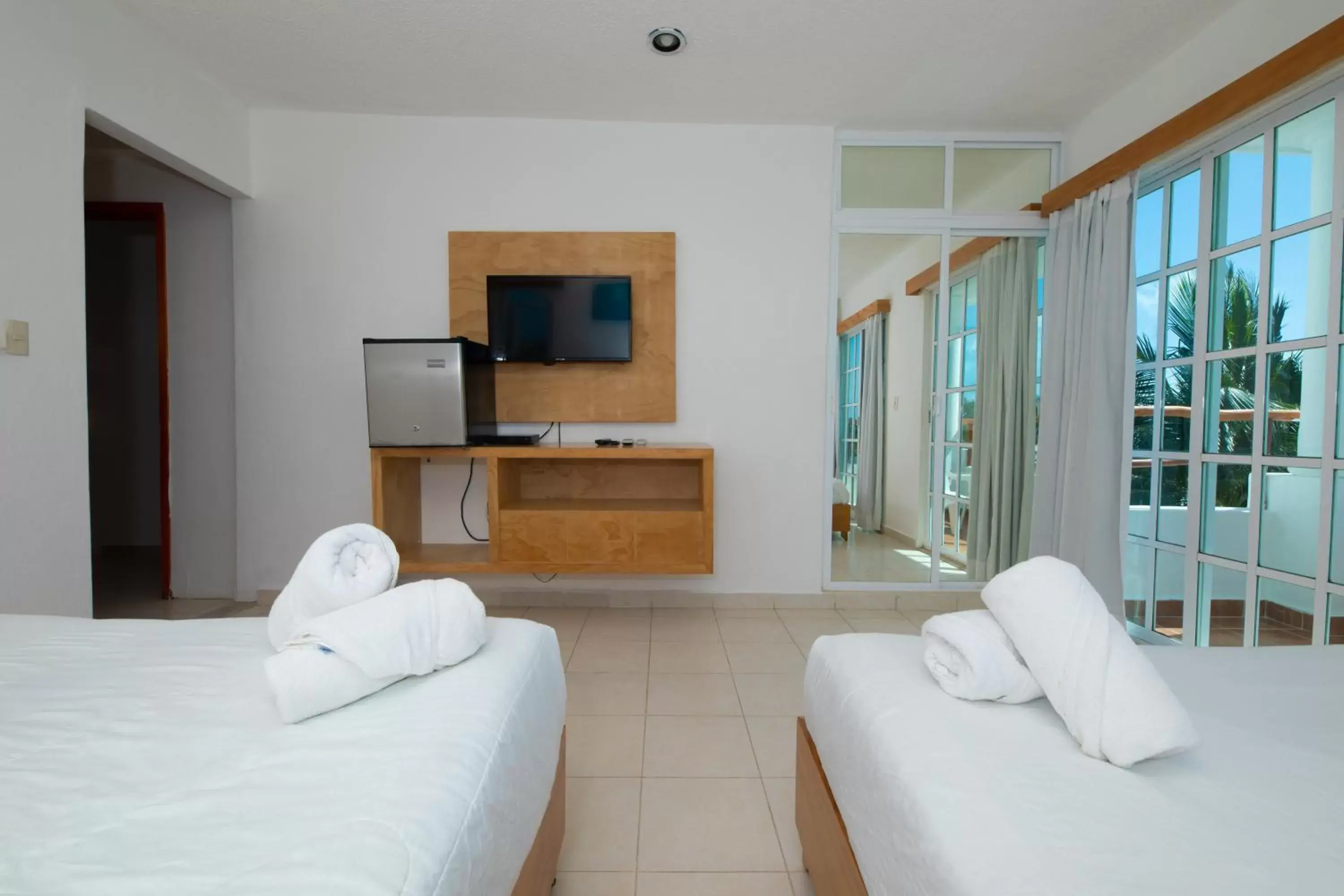 TV and multimedia, TV/Entertainment Center in HOTEL & BEACH CLUB OJO DE AGUA