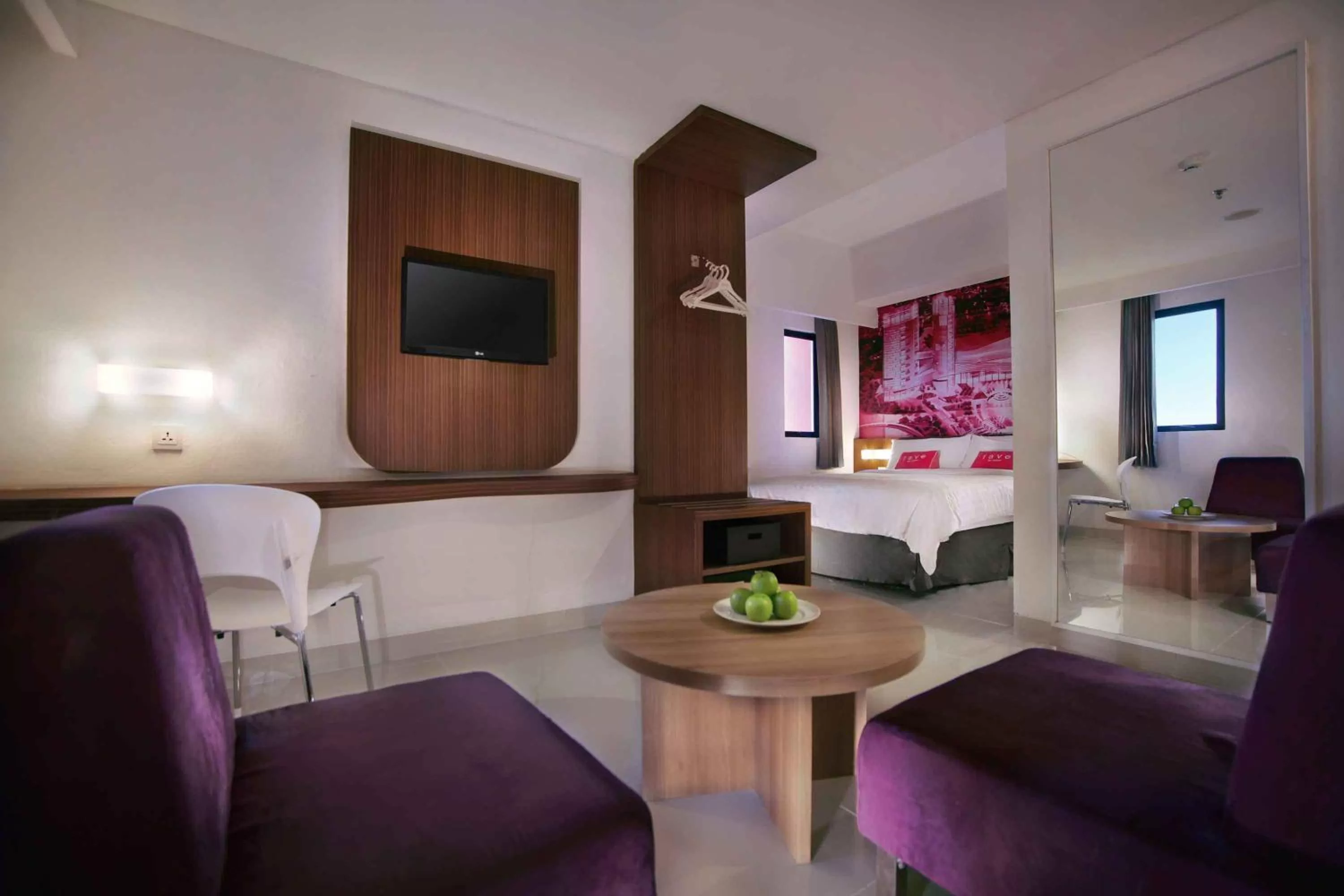 Bedroom, Bed in favehotel PGC Cililitan