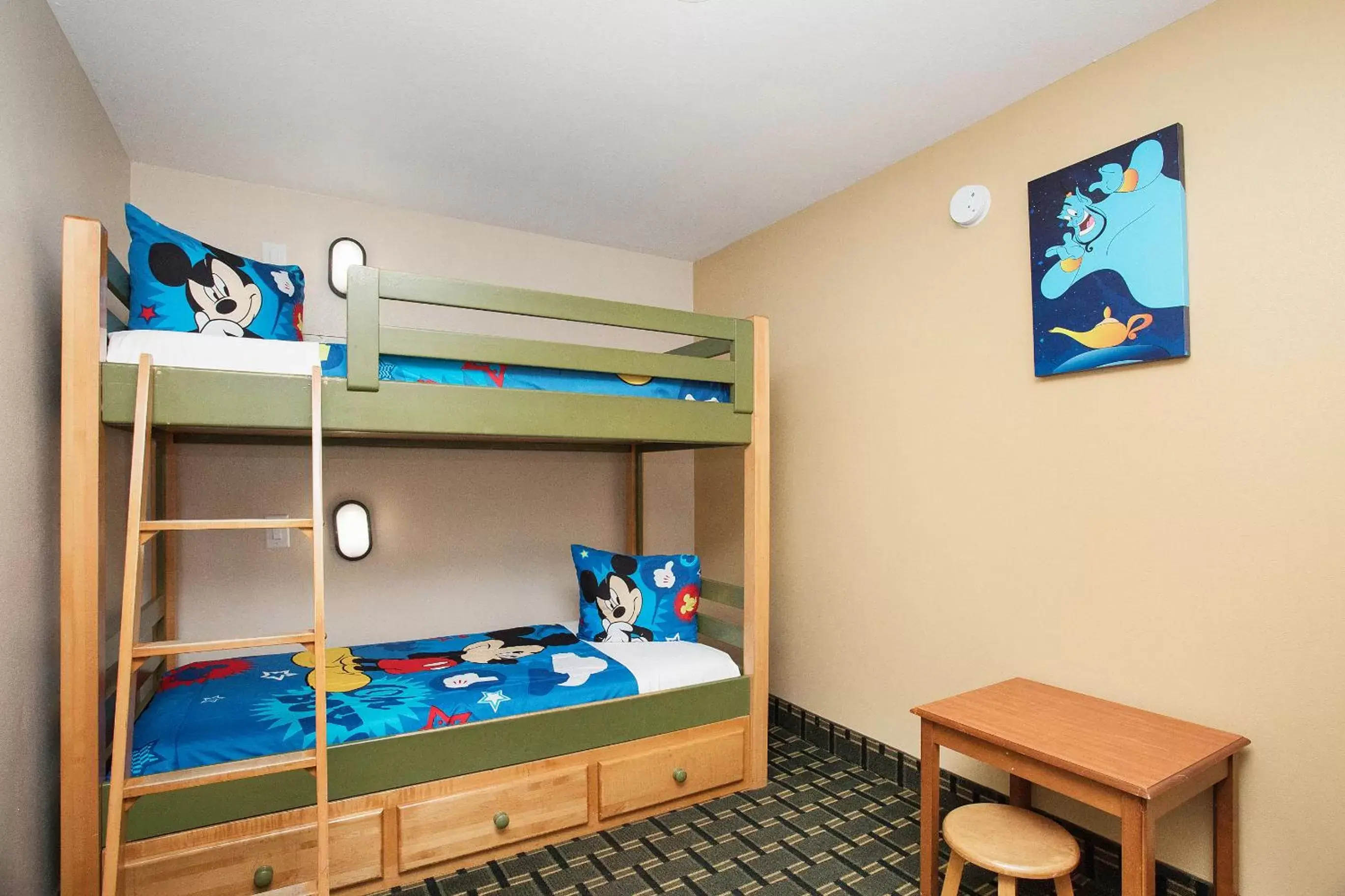 bunk bed in Stanford Inn & Suites Anaheim