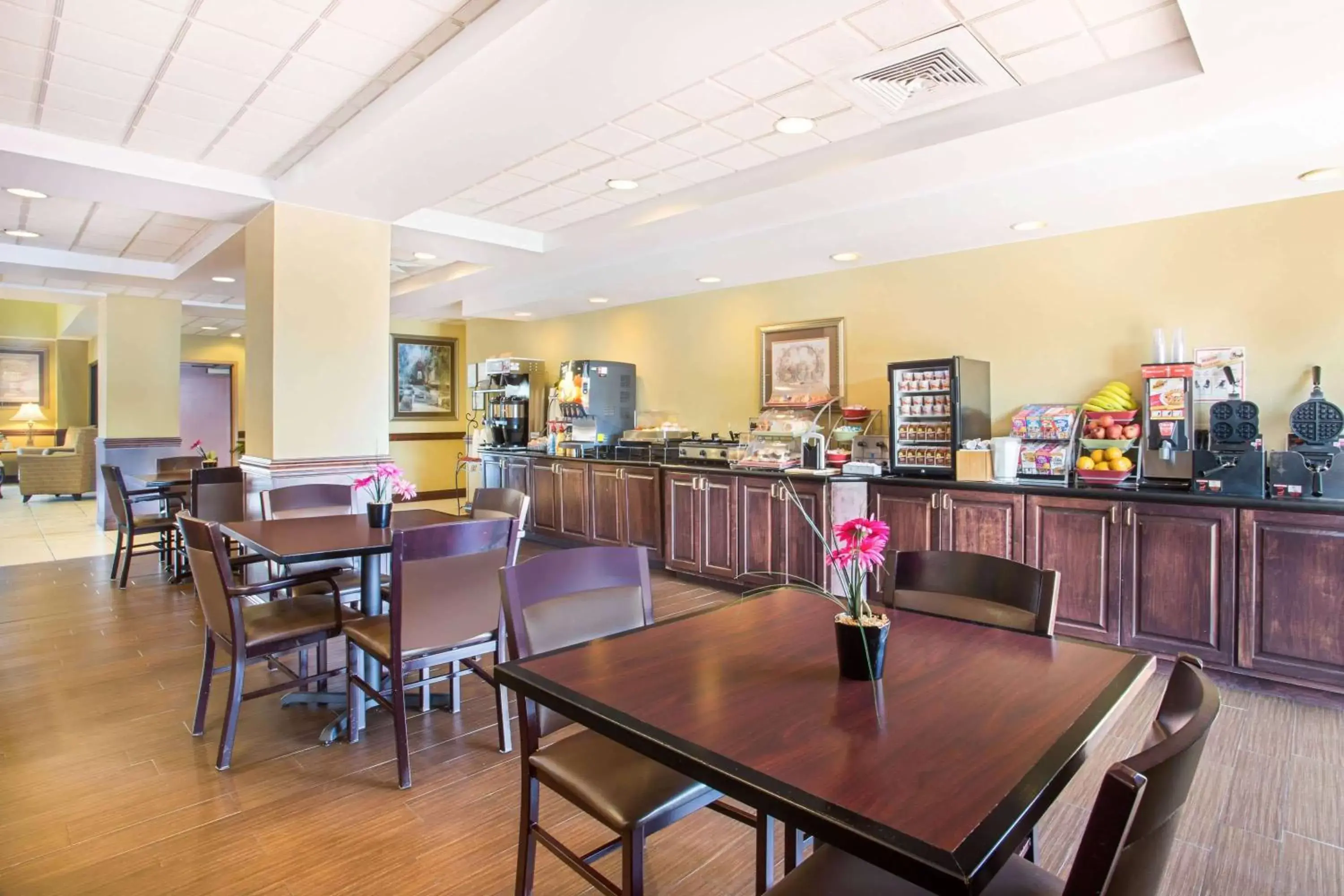 Restaurant/Places to Eat in Holiday Inn Express & Suites - Mobile - I-65, an IHG Hotel