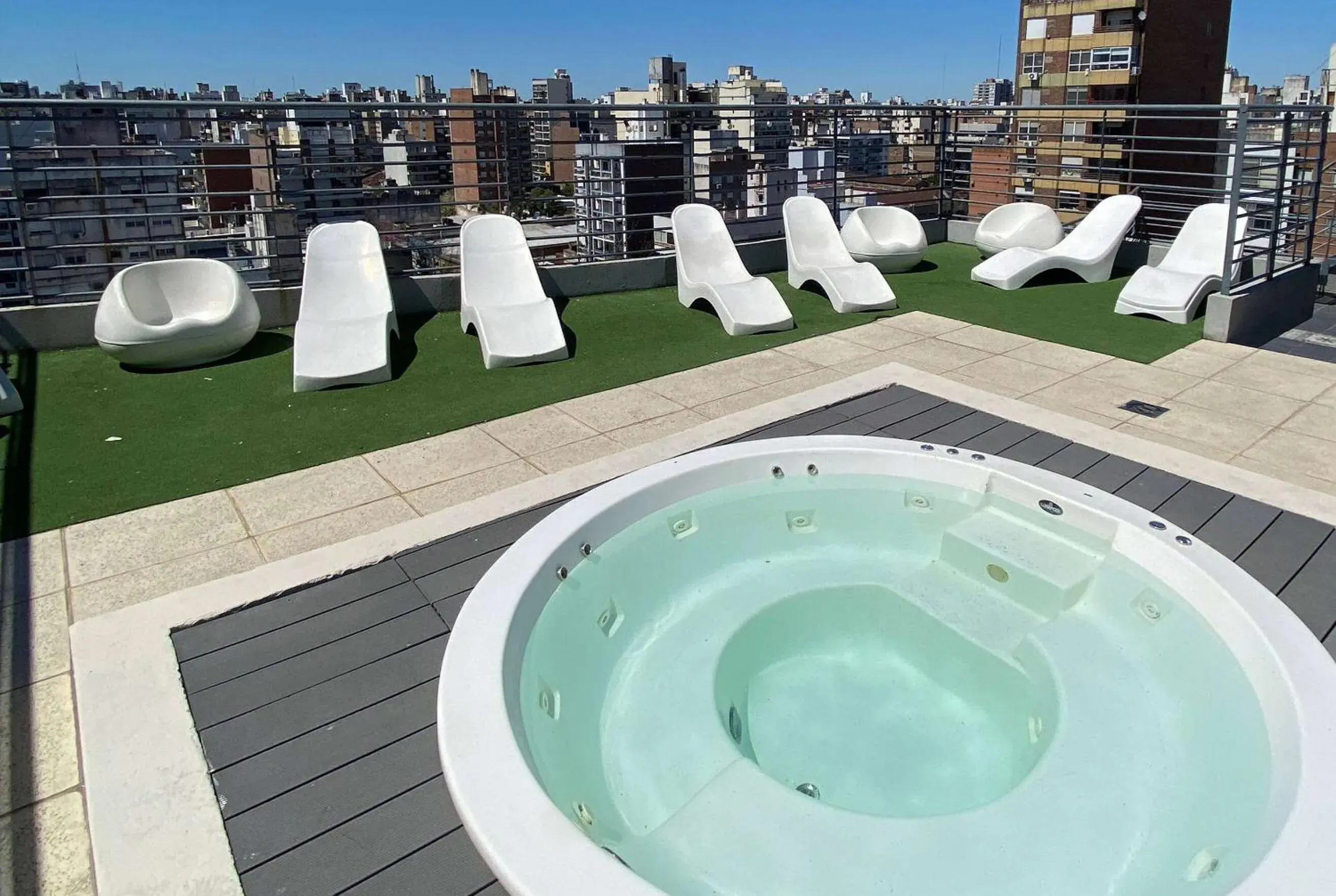 Hot Tub in Howard Johnson Hotel Rosario