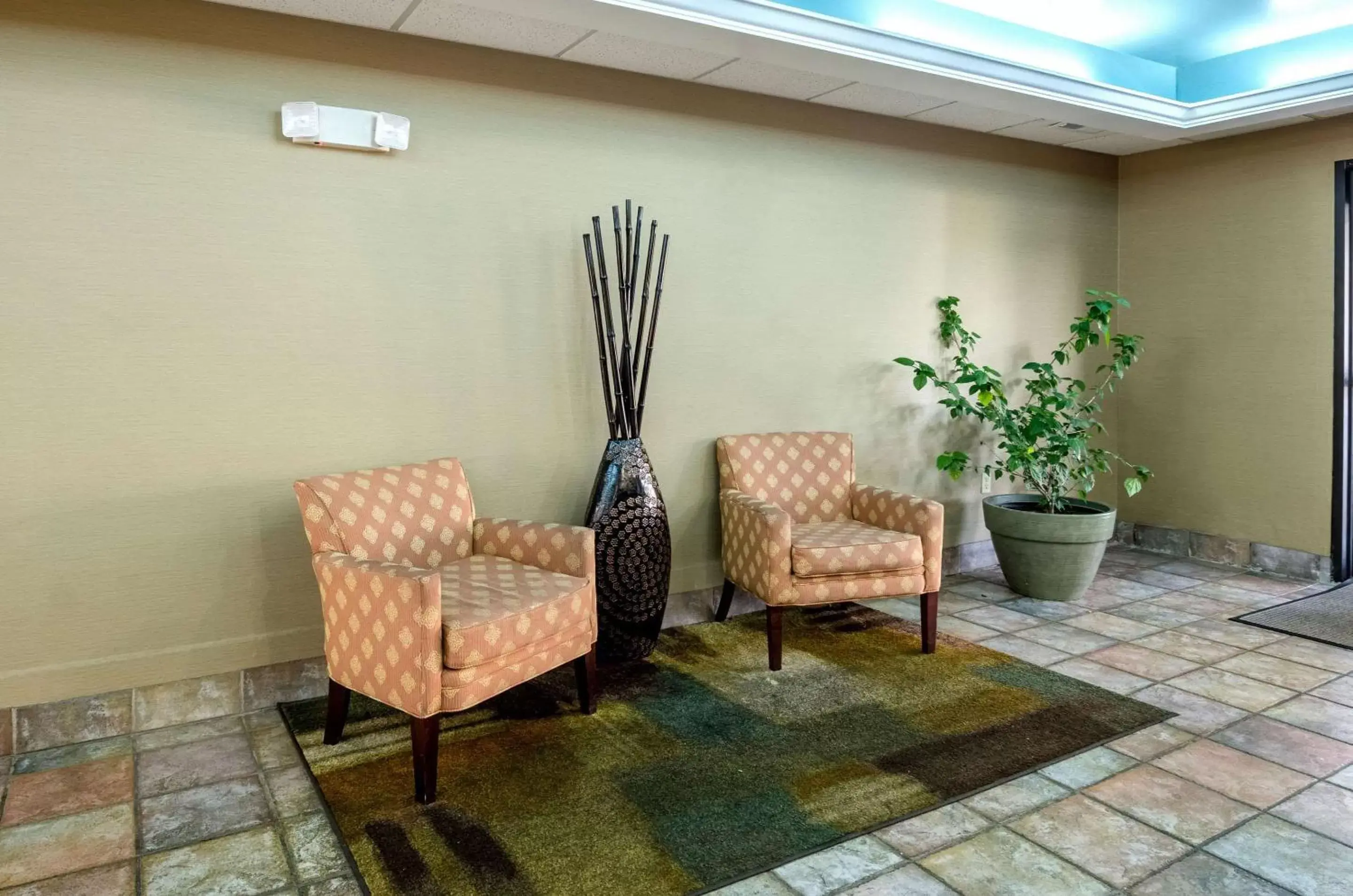 Lobby or reception, Seating Area in Quality Inn & Suites Wytheville