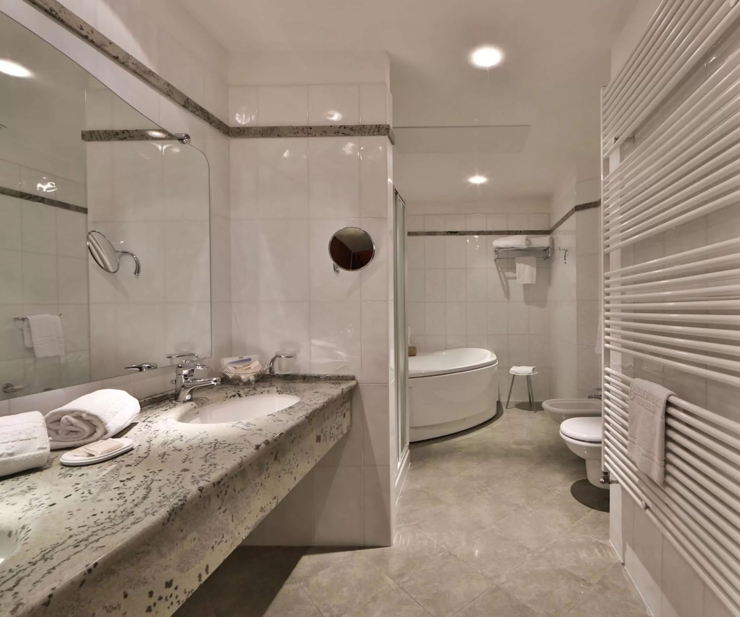 Shower, Bathroom in Best Western Hotel Globus City