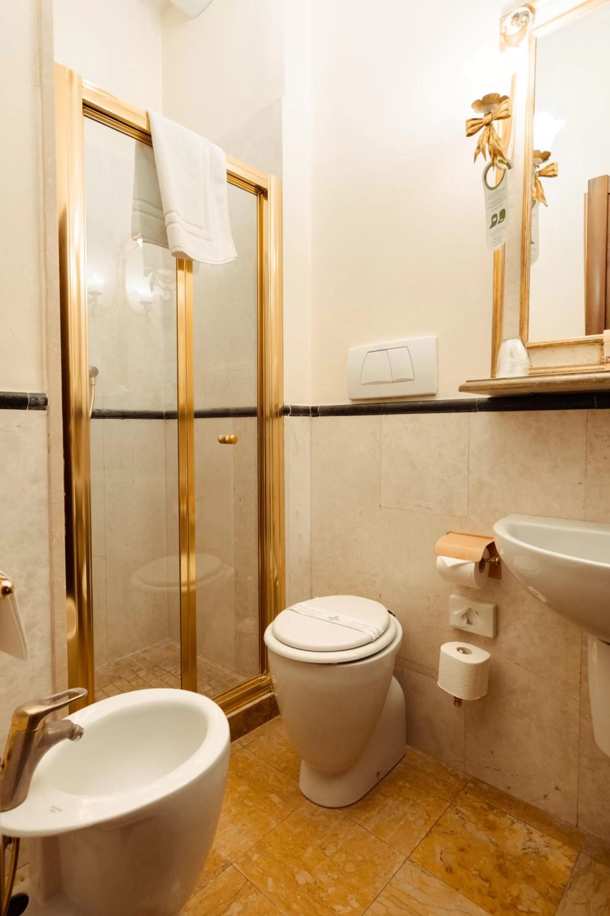 Shower in Hotel Palazzo Alexander