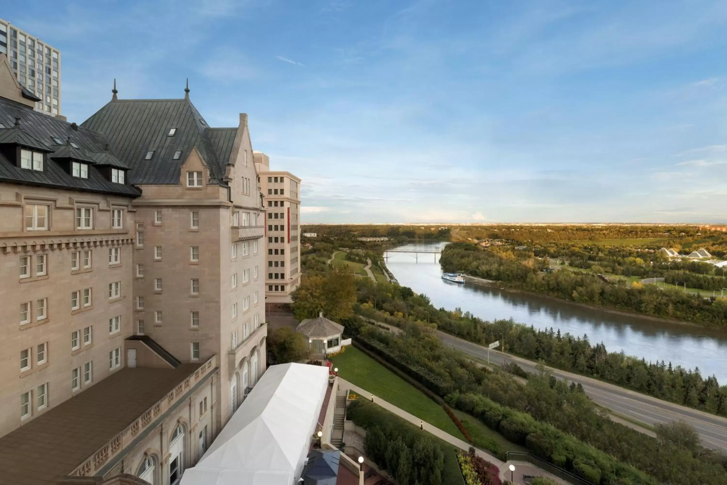 Patio in Fairmont Hotel Macdonald