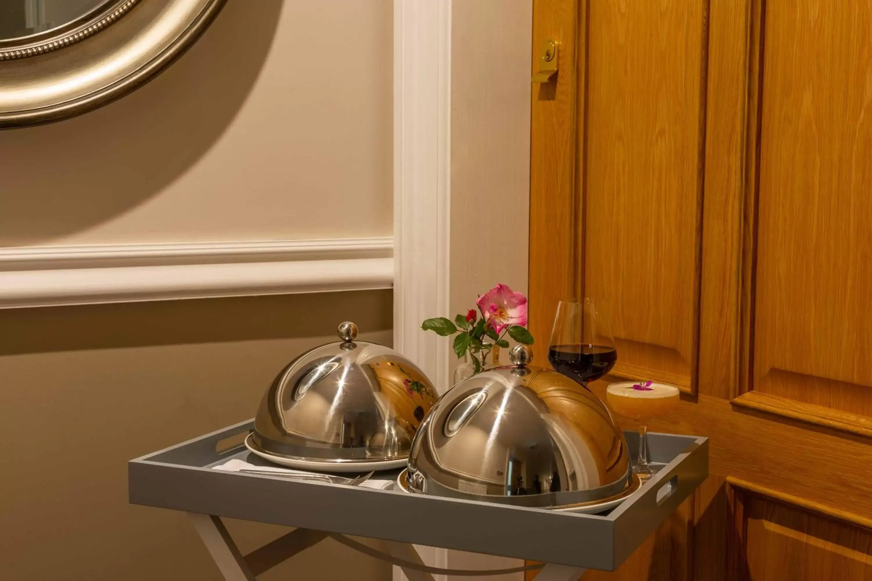 room service, Kitchen/Kitchenette in Cuillin Hills Hotel