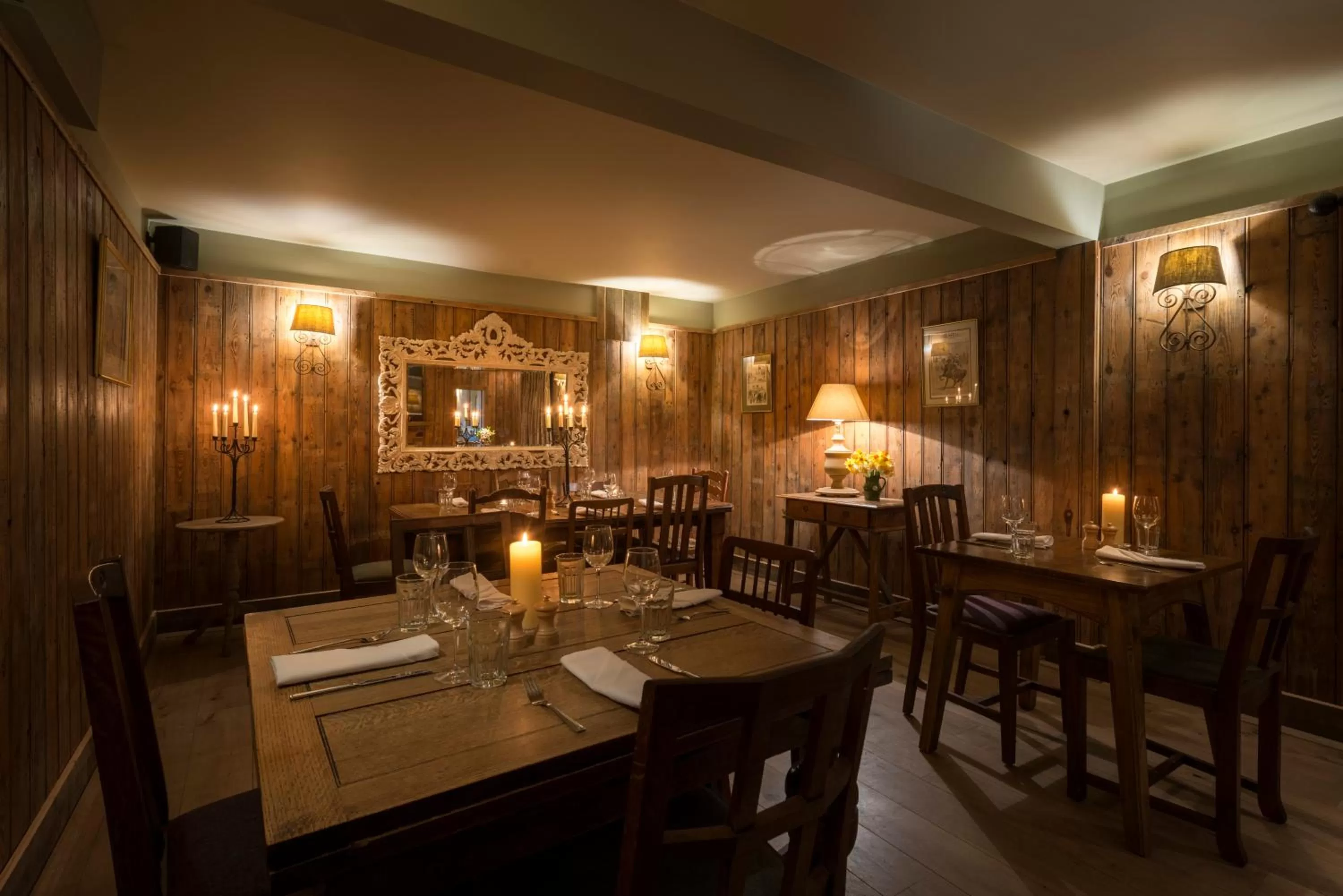 Restaurant/places to eat in The Hawk Inn