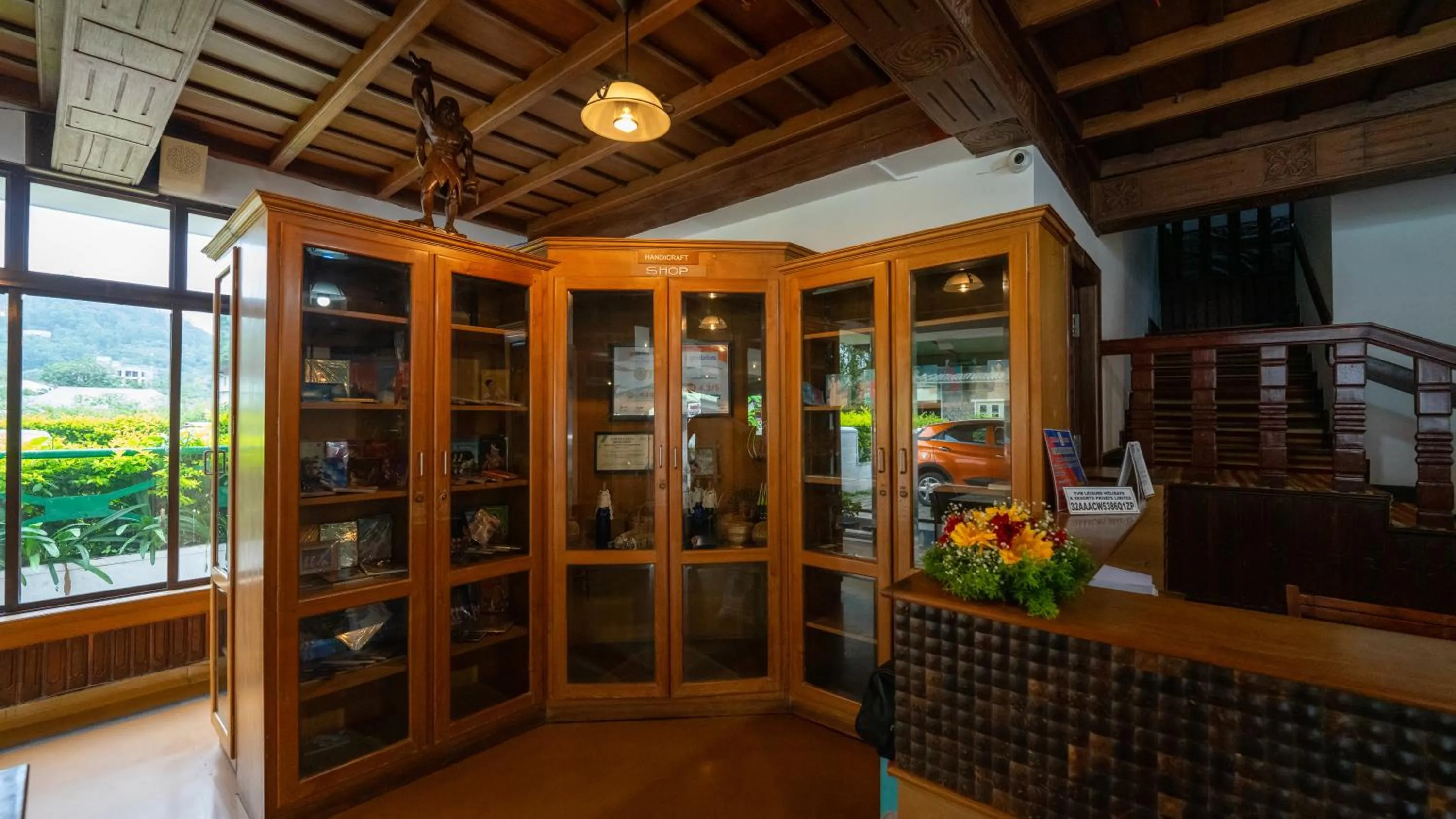 Library in Westwood Riverside