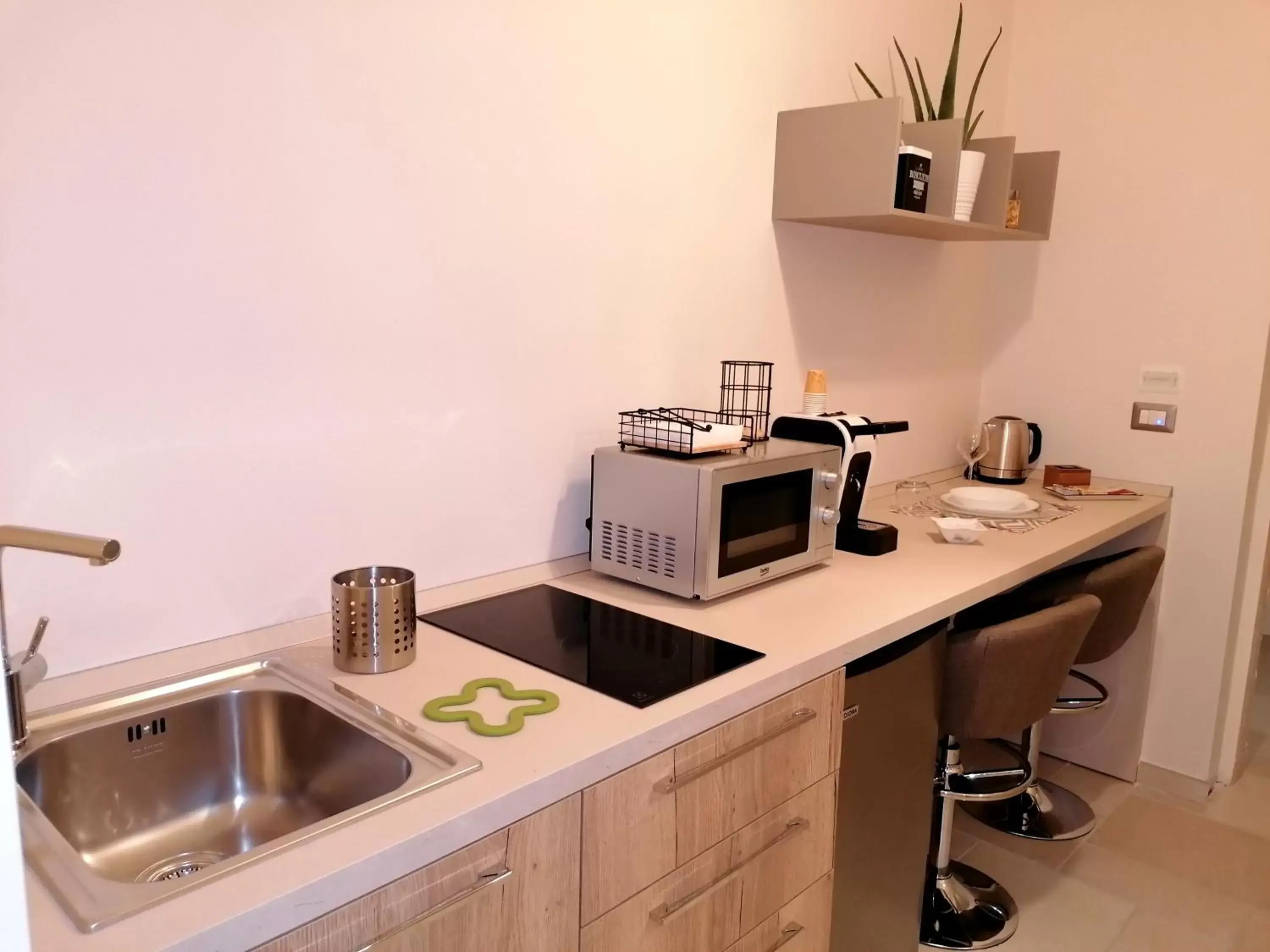 Kitchen/Kitchenette in Lux Suite