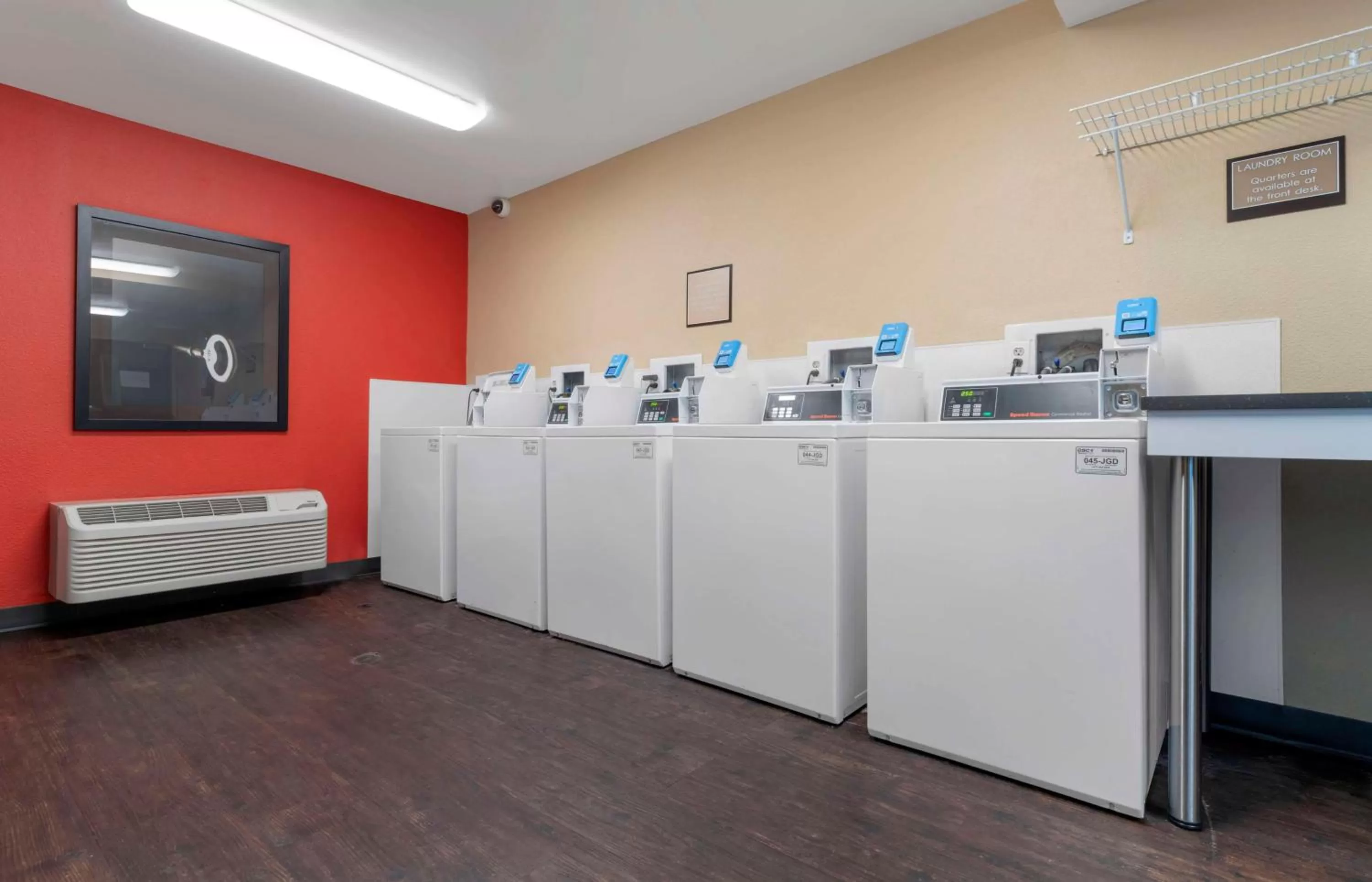 Property building in Extended Stay America Suites - Stockton - Tracy