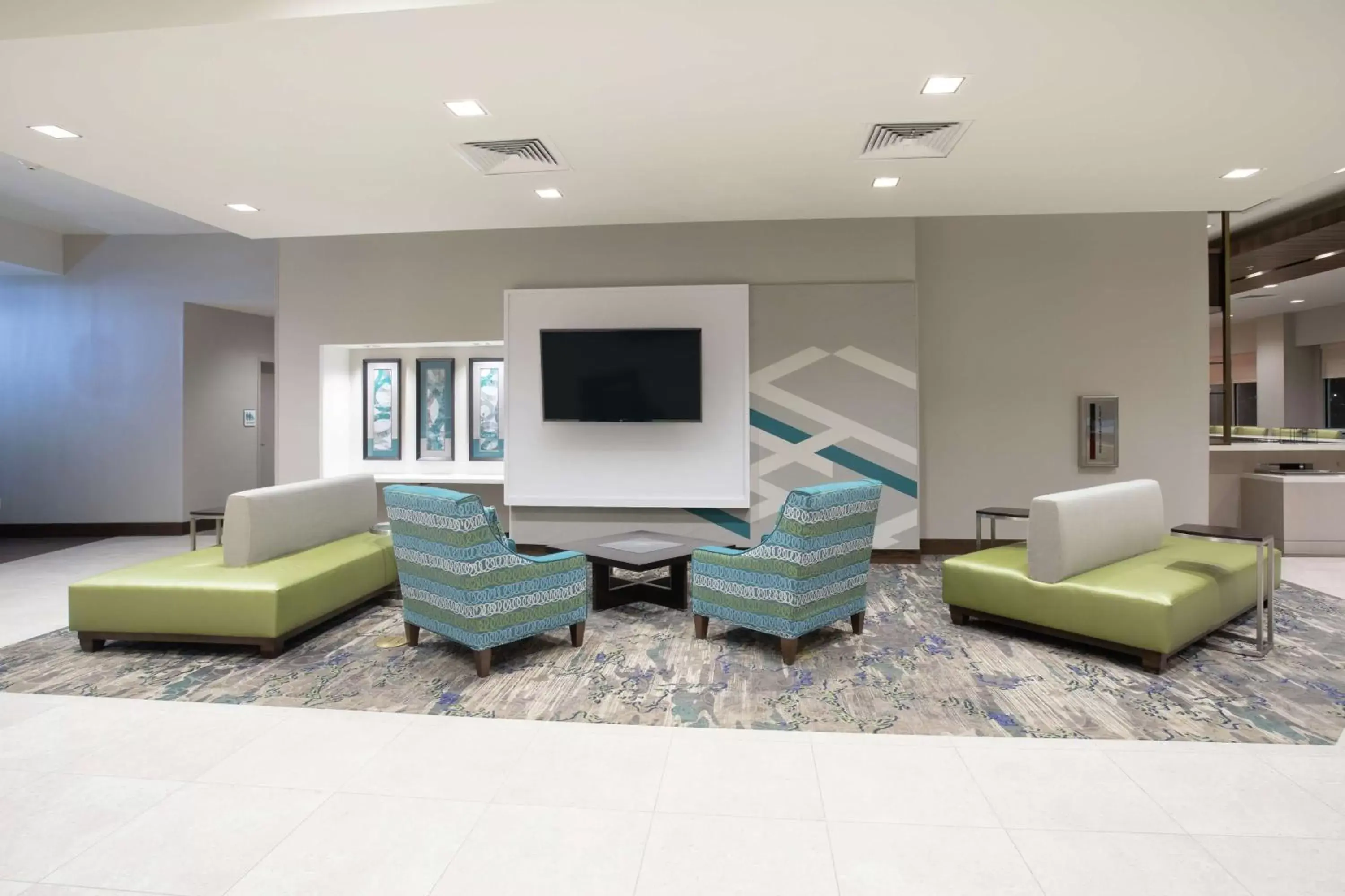 Lobby or reception, Seating Area in Hilton Garden Inn Omaha Aksarben Village